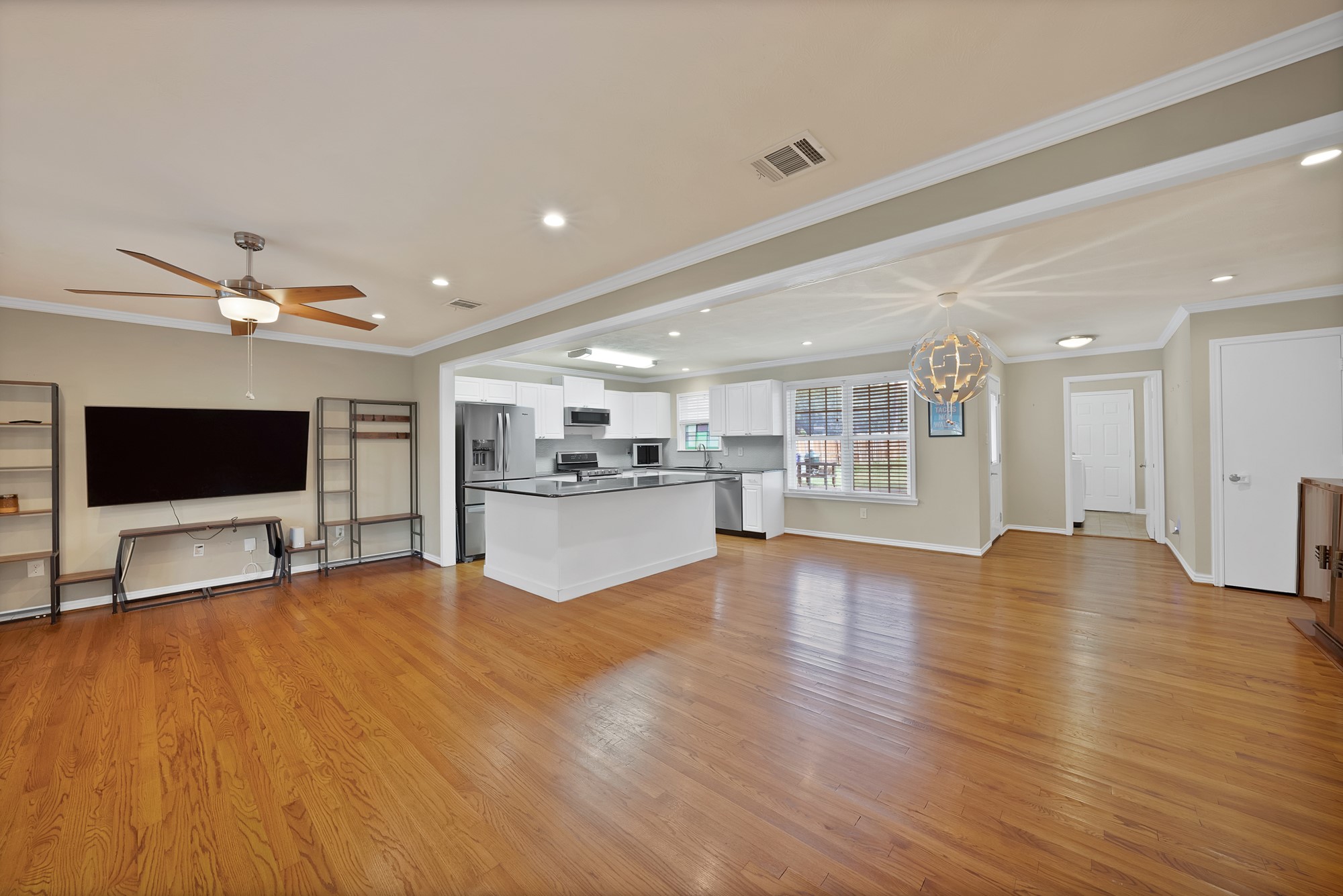 2835 W Colorado Boulevard