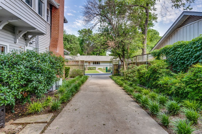 708 W Marvin Avenue