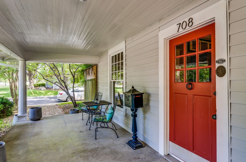 708 W Marvin Avenue