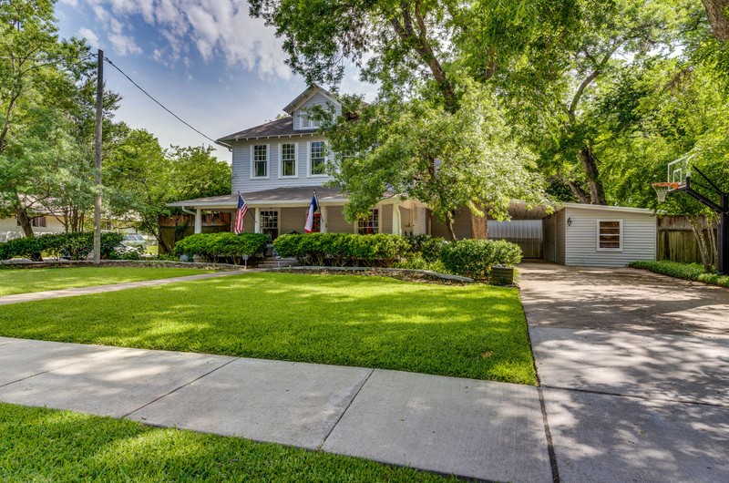 708 W Marvin Avenue