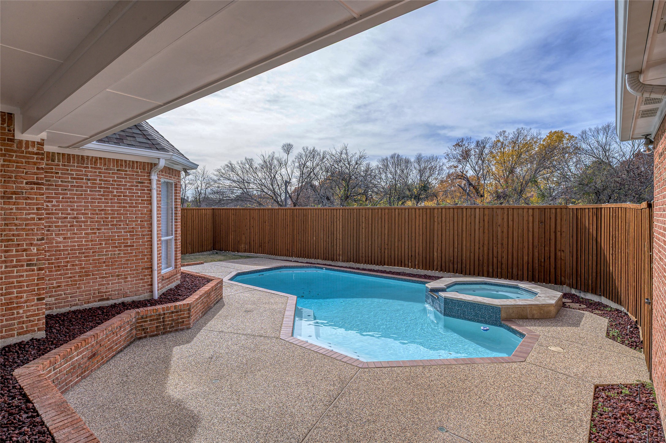5852 Bridle Bend Court