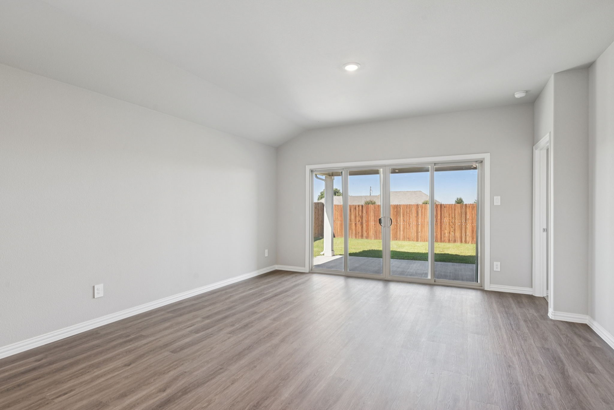 2024 Carriage Court