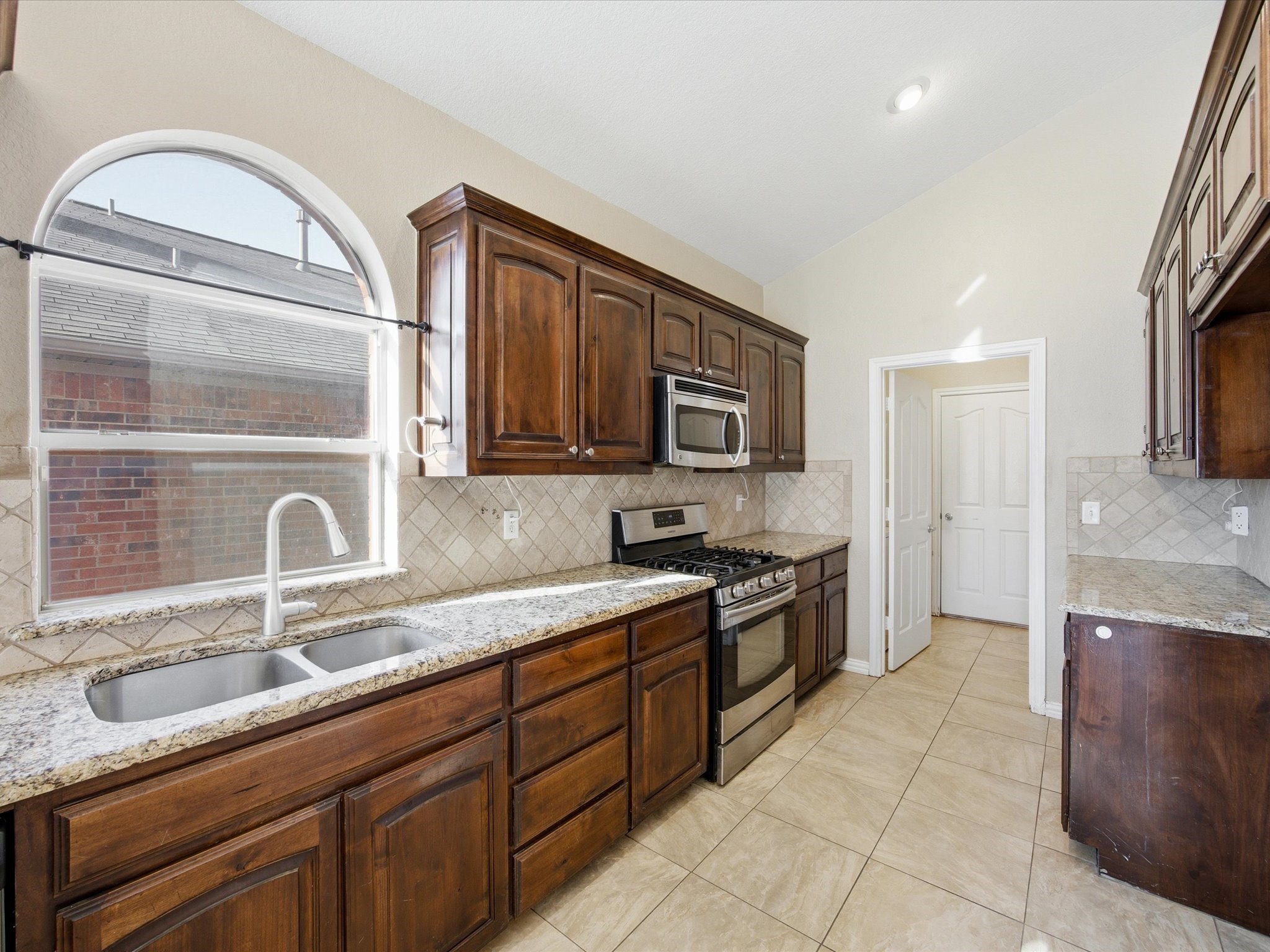 5204 Grayson Ridge Drive