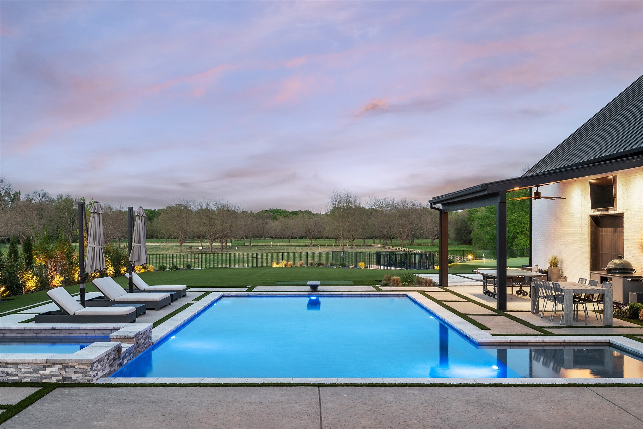 1411 Red Oak Trail