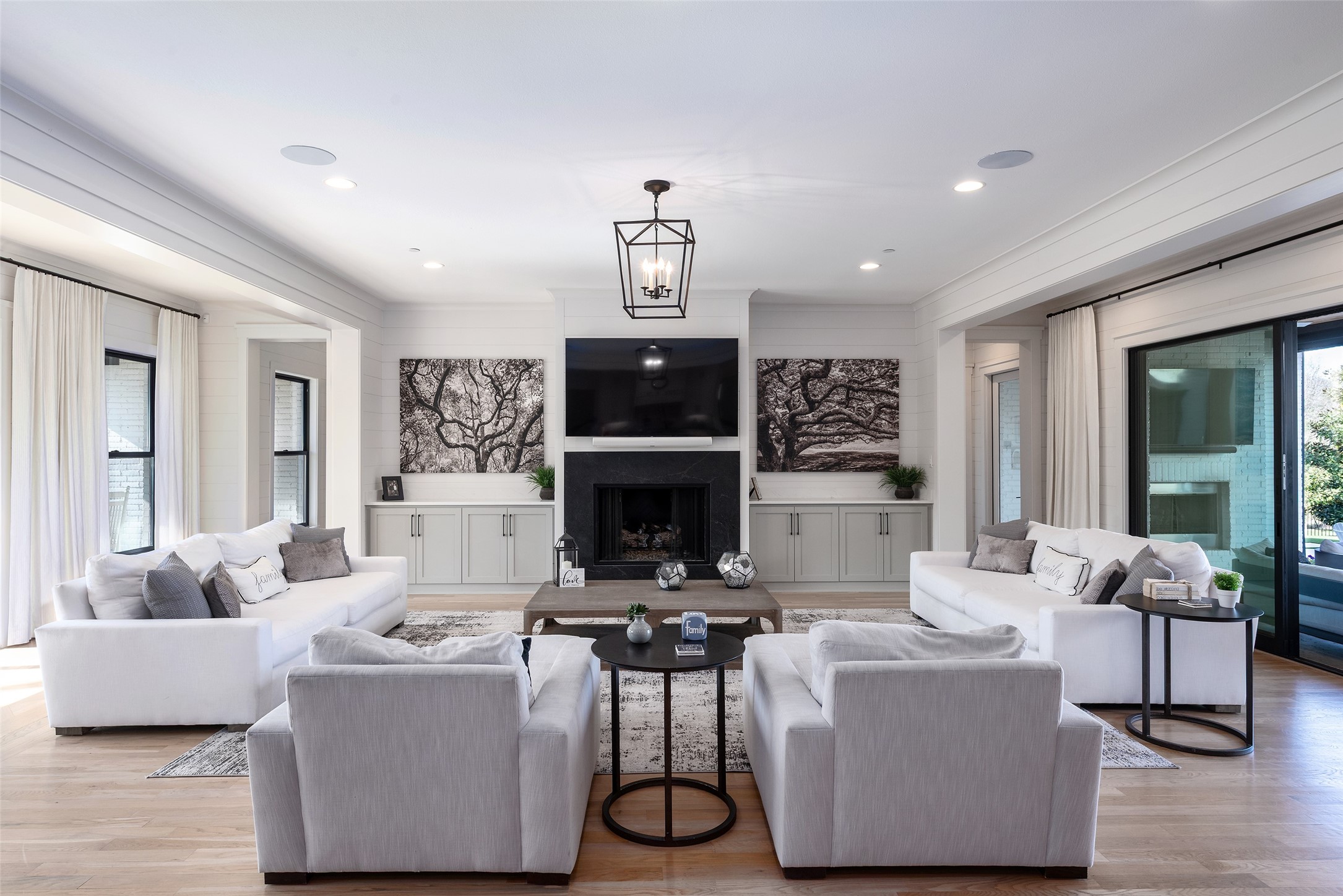 1411 Red Oak Trail