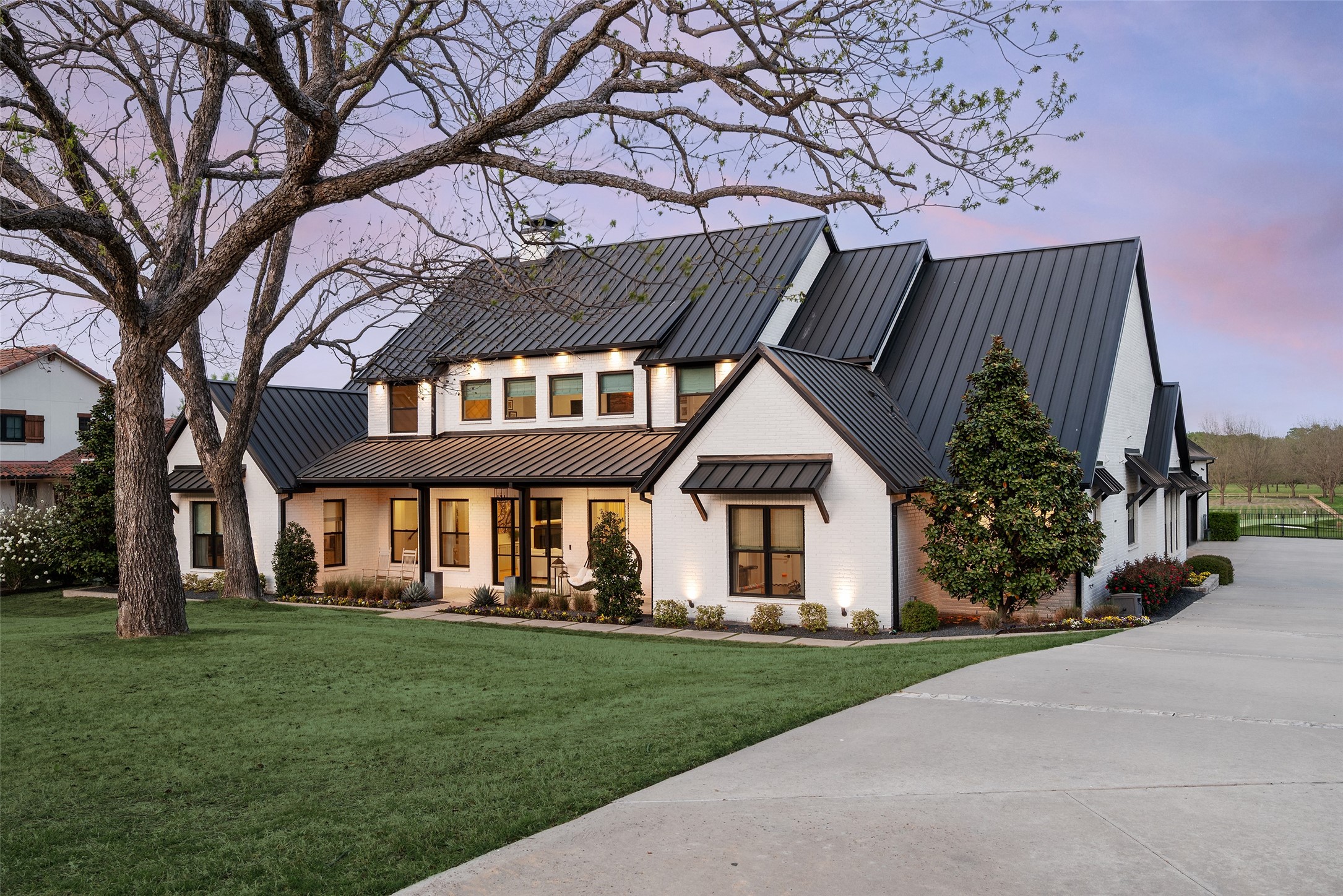 1411 Red Oak Trail
