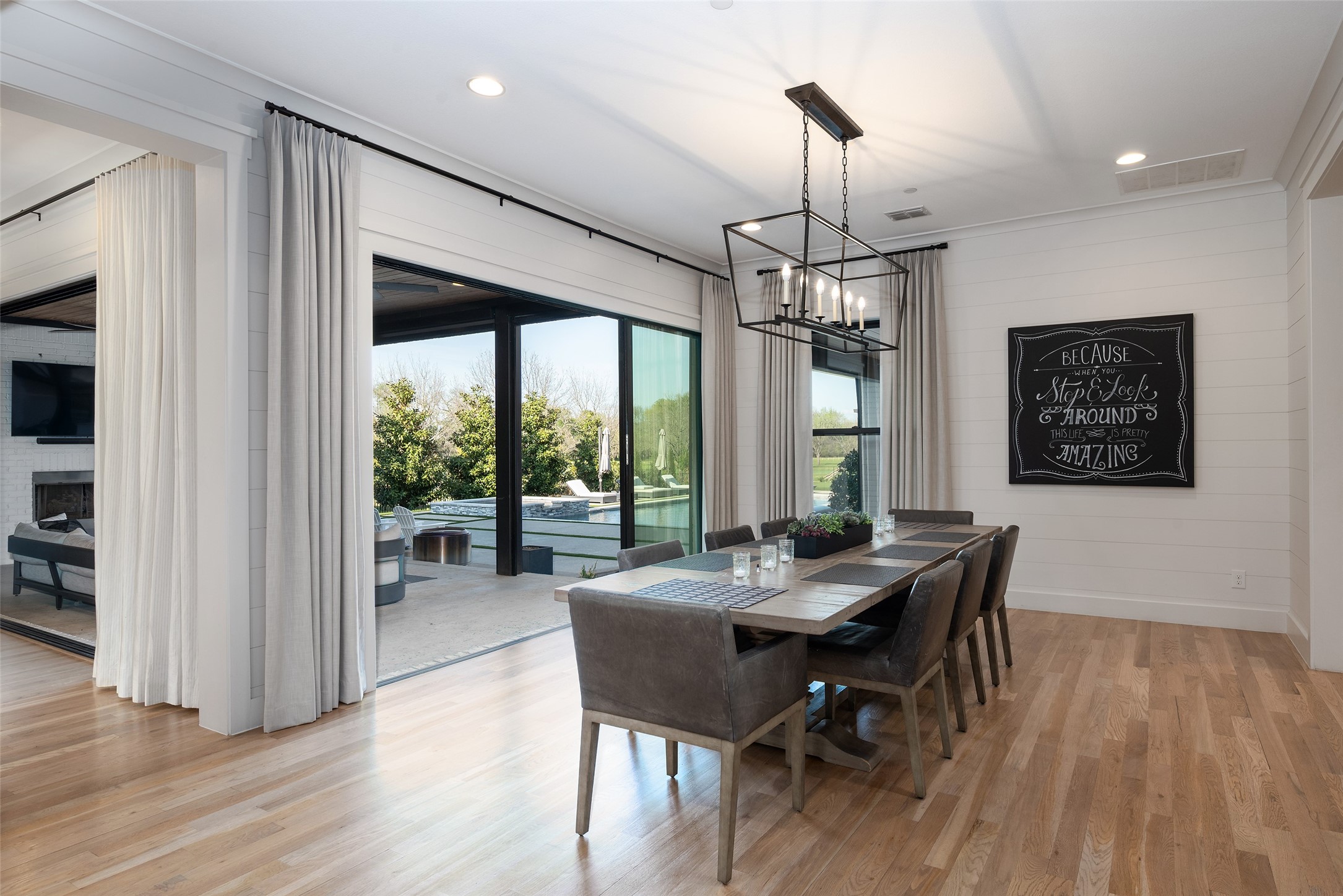 1411 Red Oak Trail
