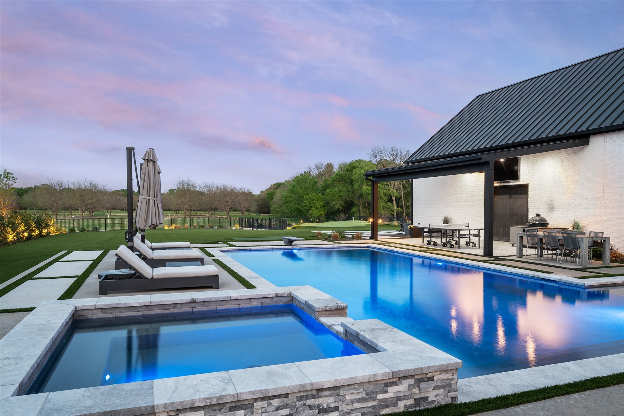 1411 Red Oak Trail