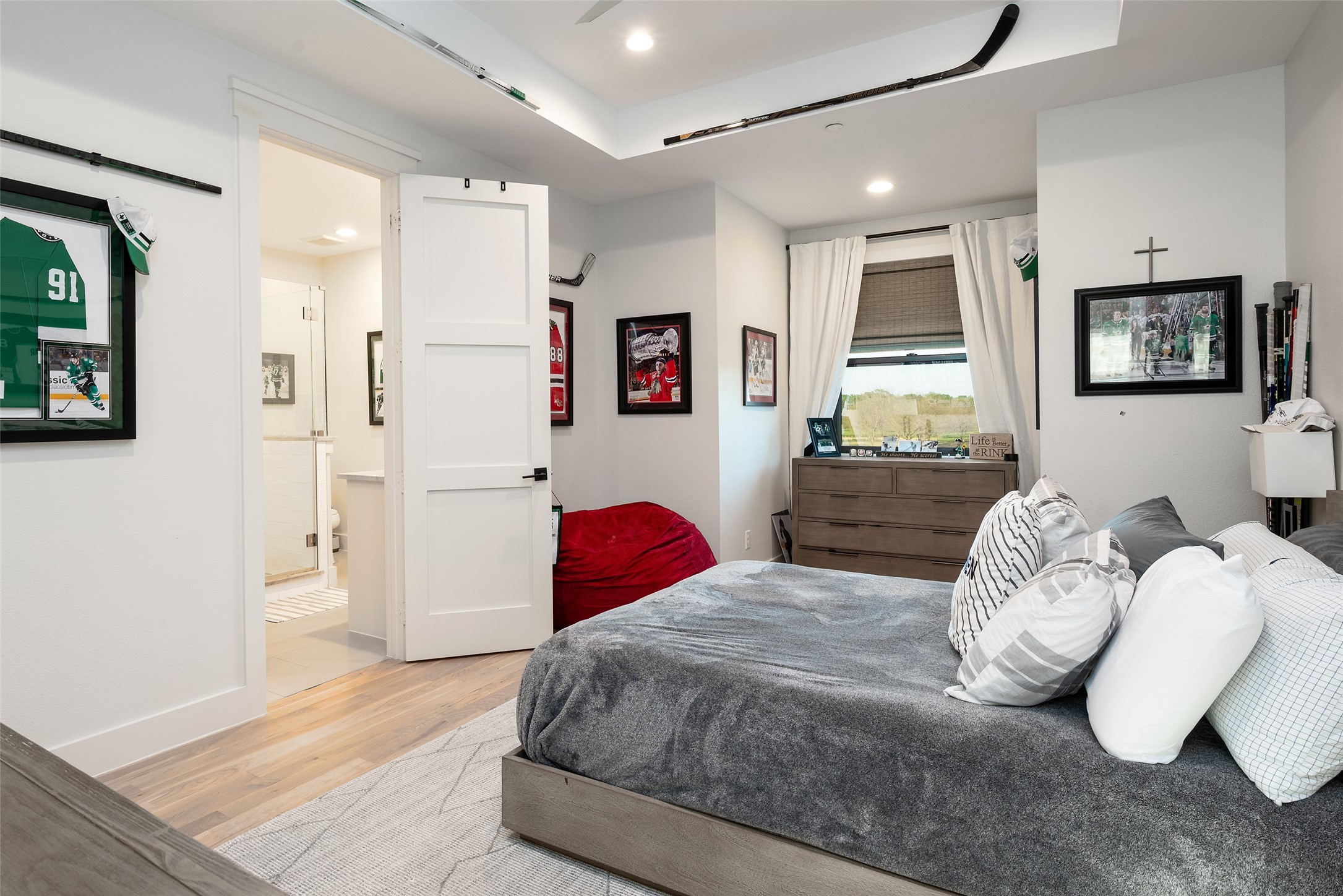 1411 Red Oak Trail