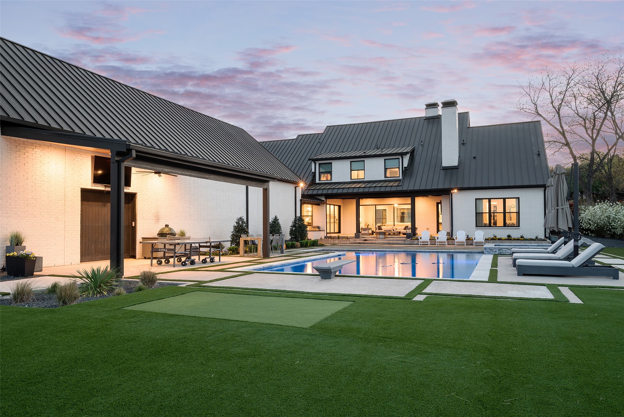 1411 Red Oak Trail