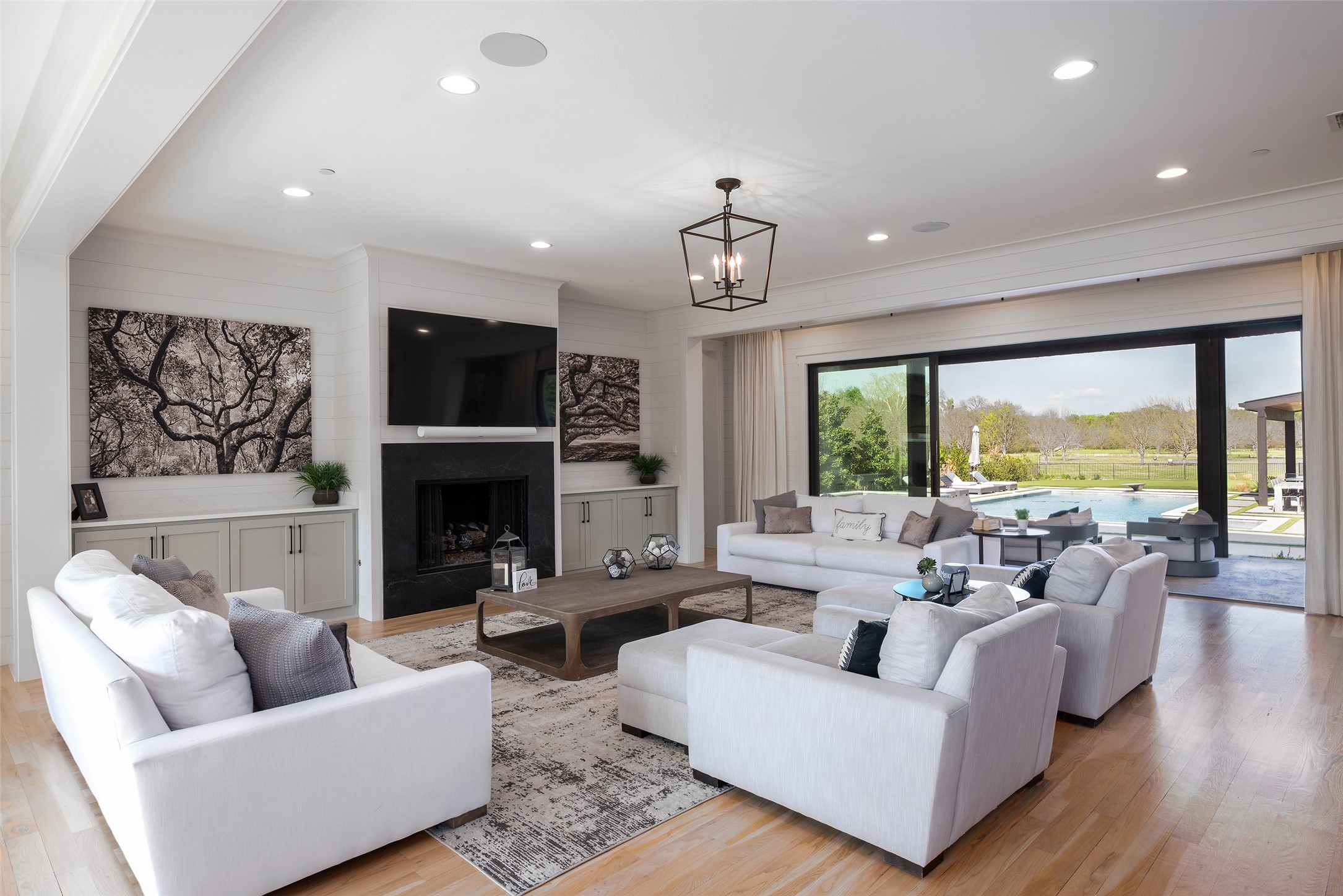 1411 Red Oak Trail