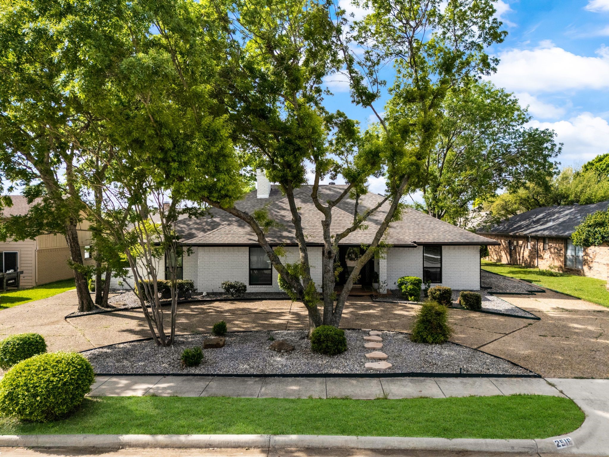 2516 Belmont Place