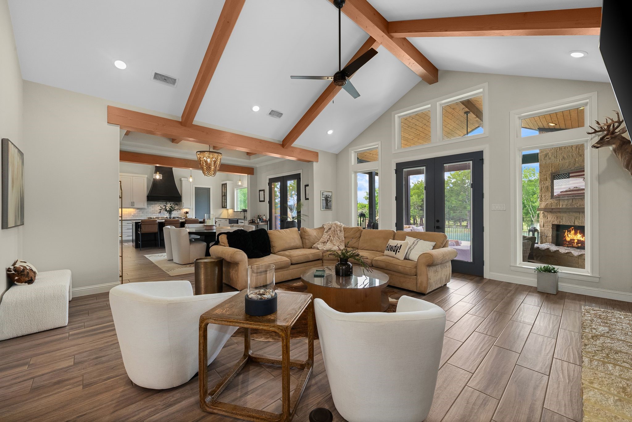 2100 Lake Crest Lane