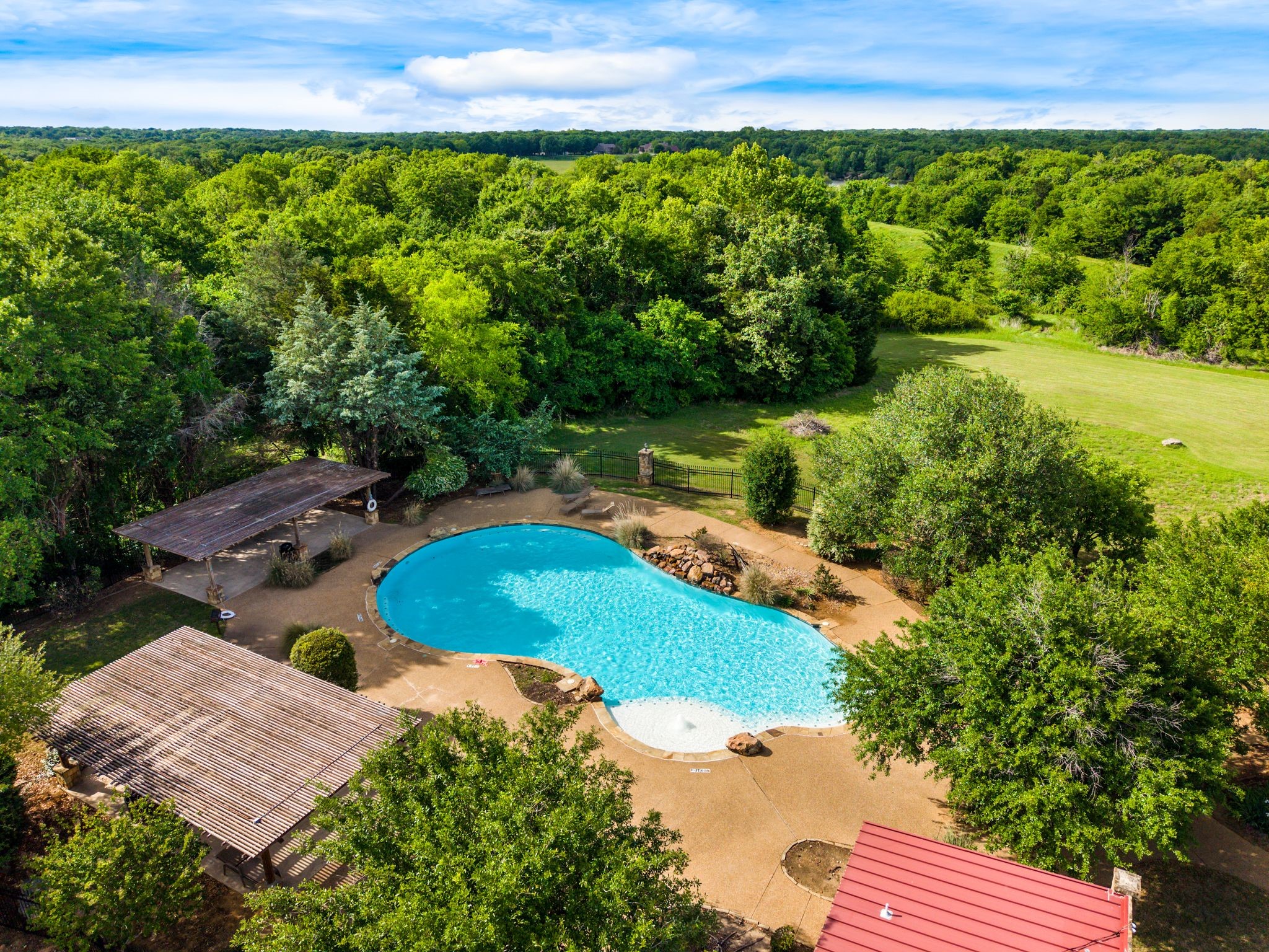 2100 Lake Crest Lane