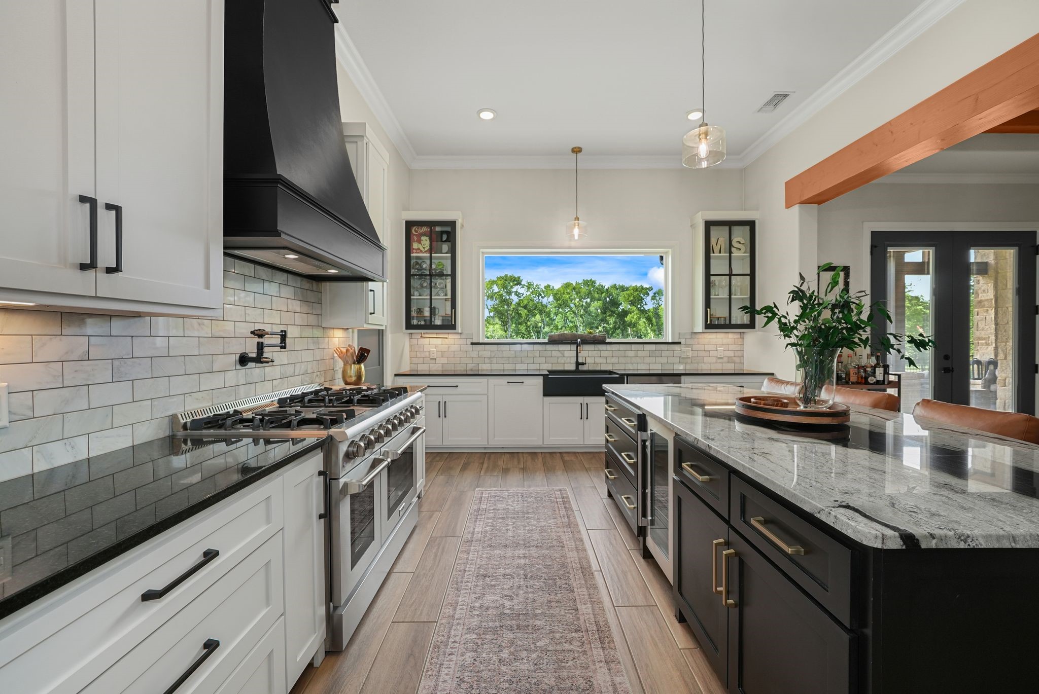 2100 Lake Crest Lane