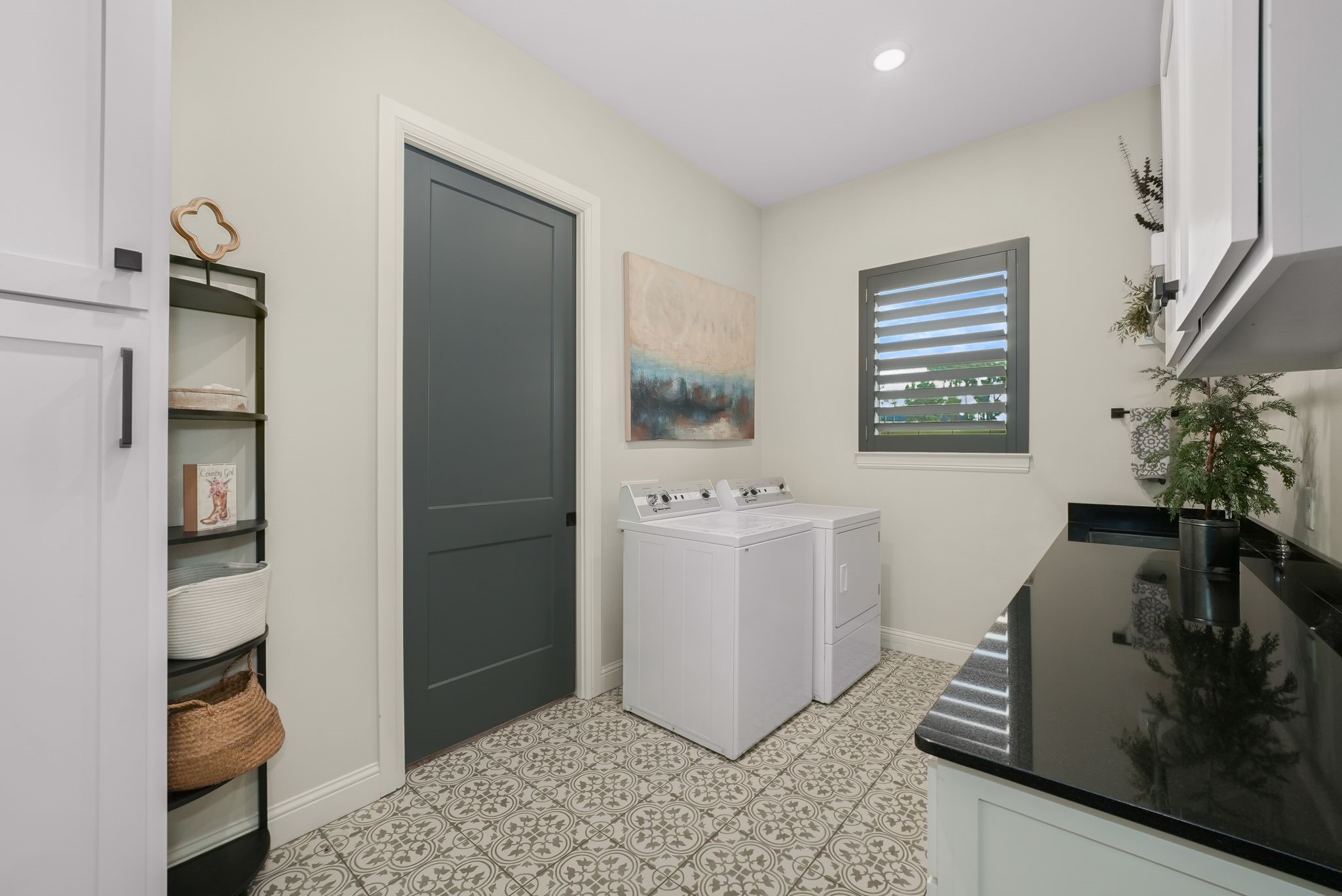 2100 Lake Crest Lane