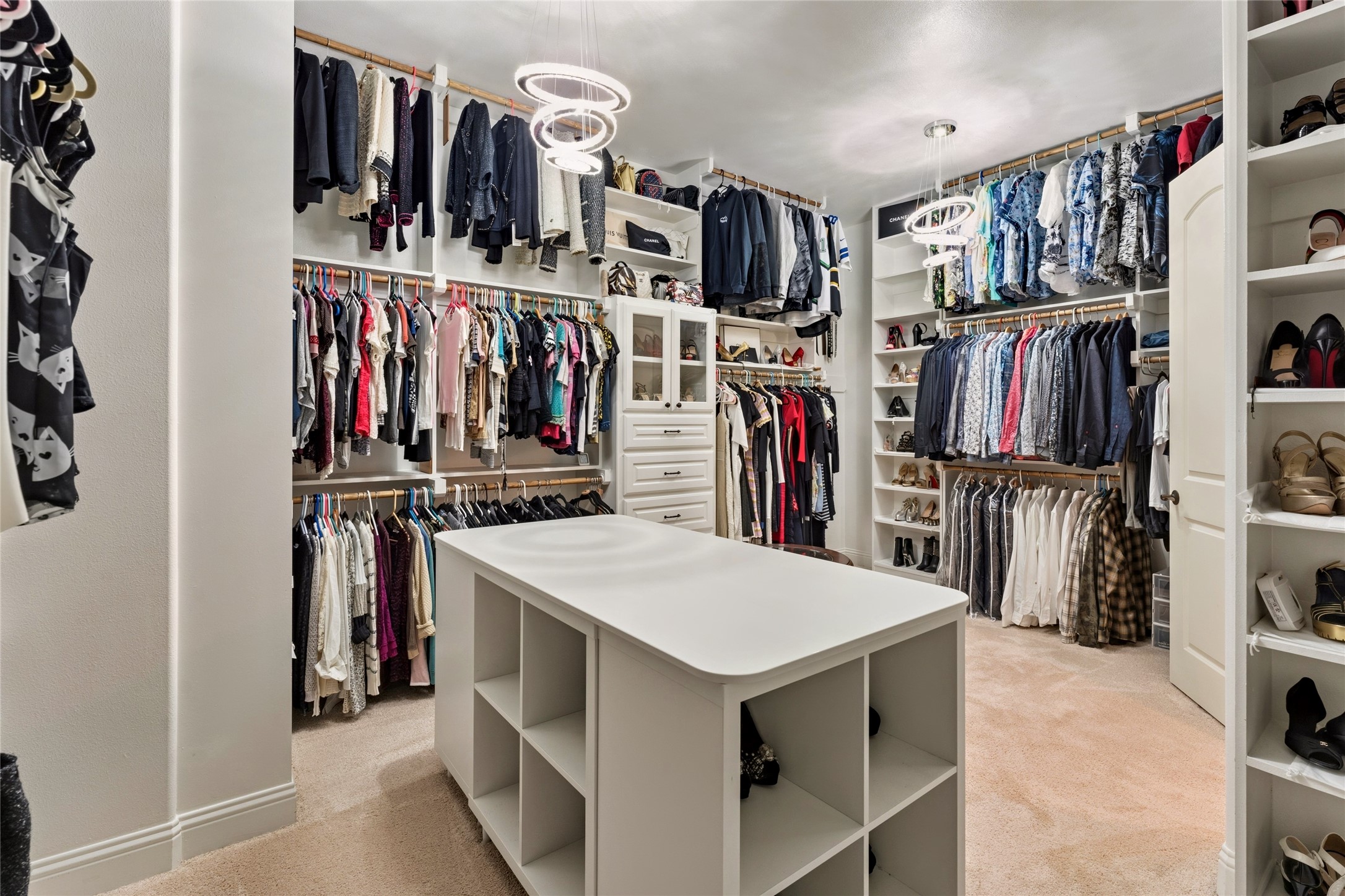 1061 Kingsbridge Lane