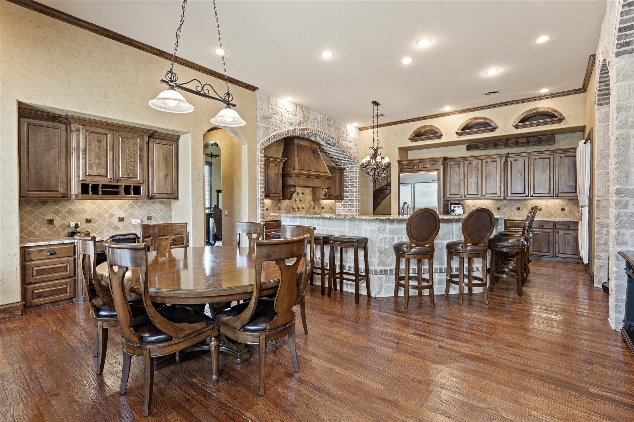 1061 Kingsbridge Lane