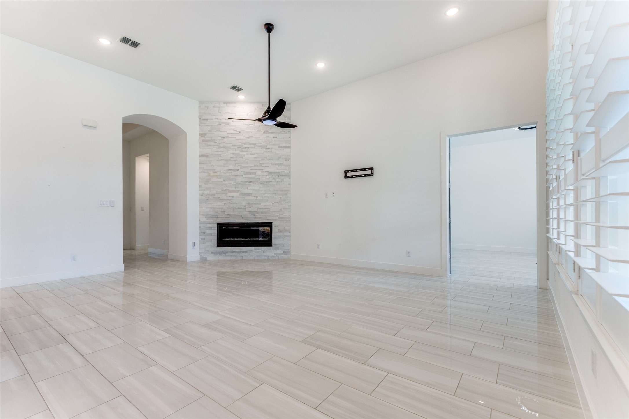 7823 Hoxie Lane