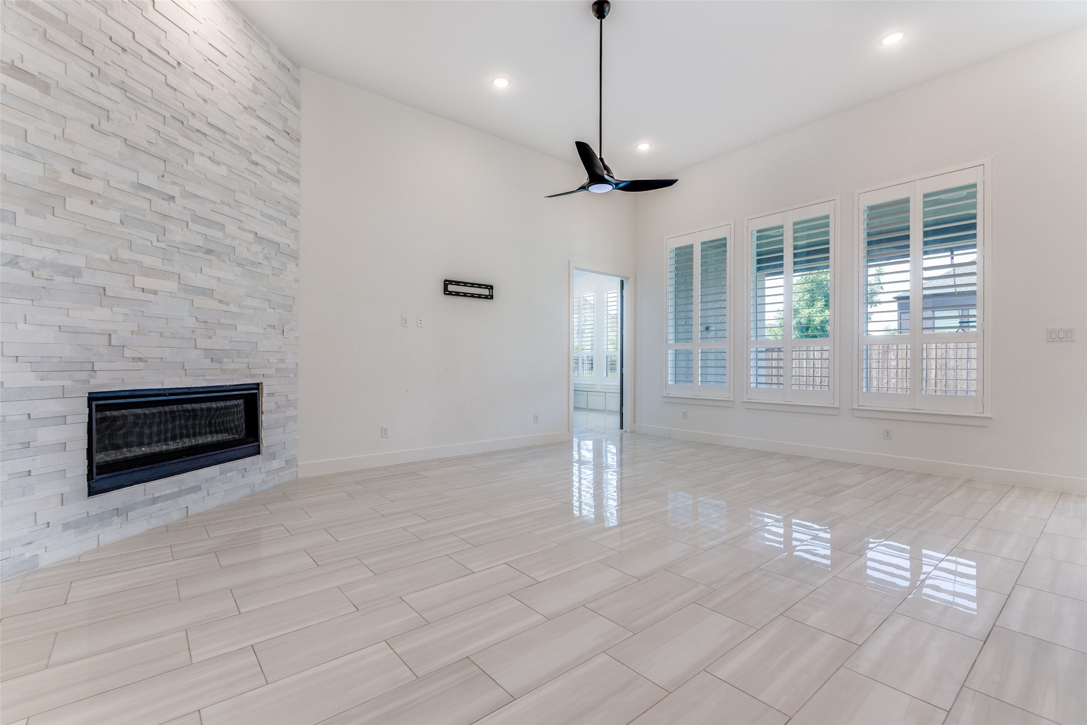 7823 Hoxie Lane