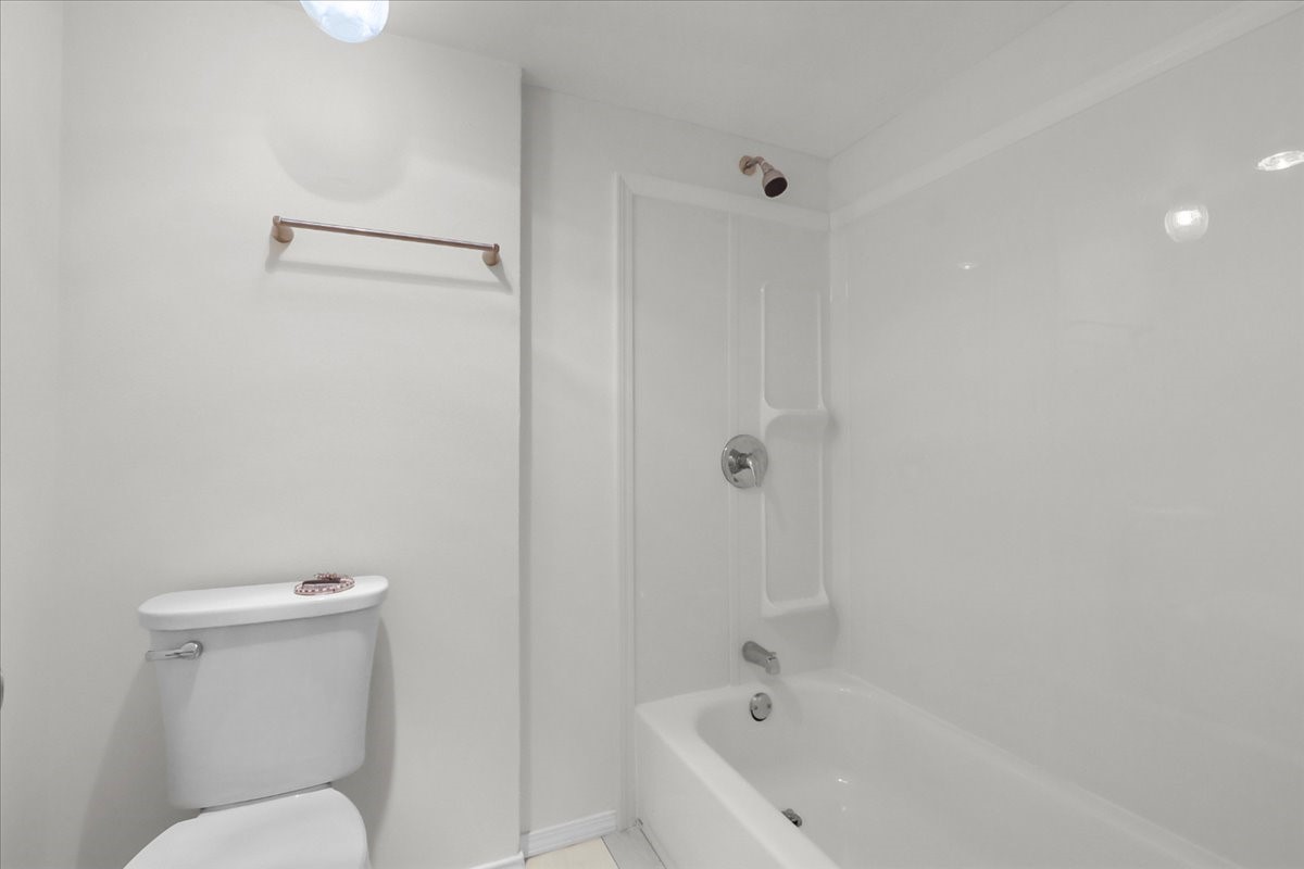 3118 Roundtree Lane