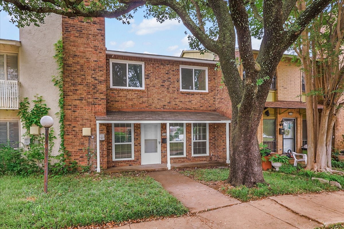 3118 Roundtree Lane