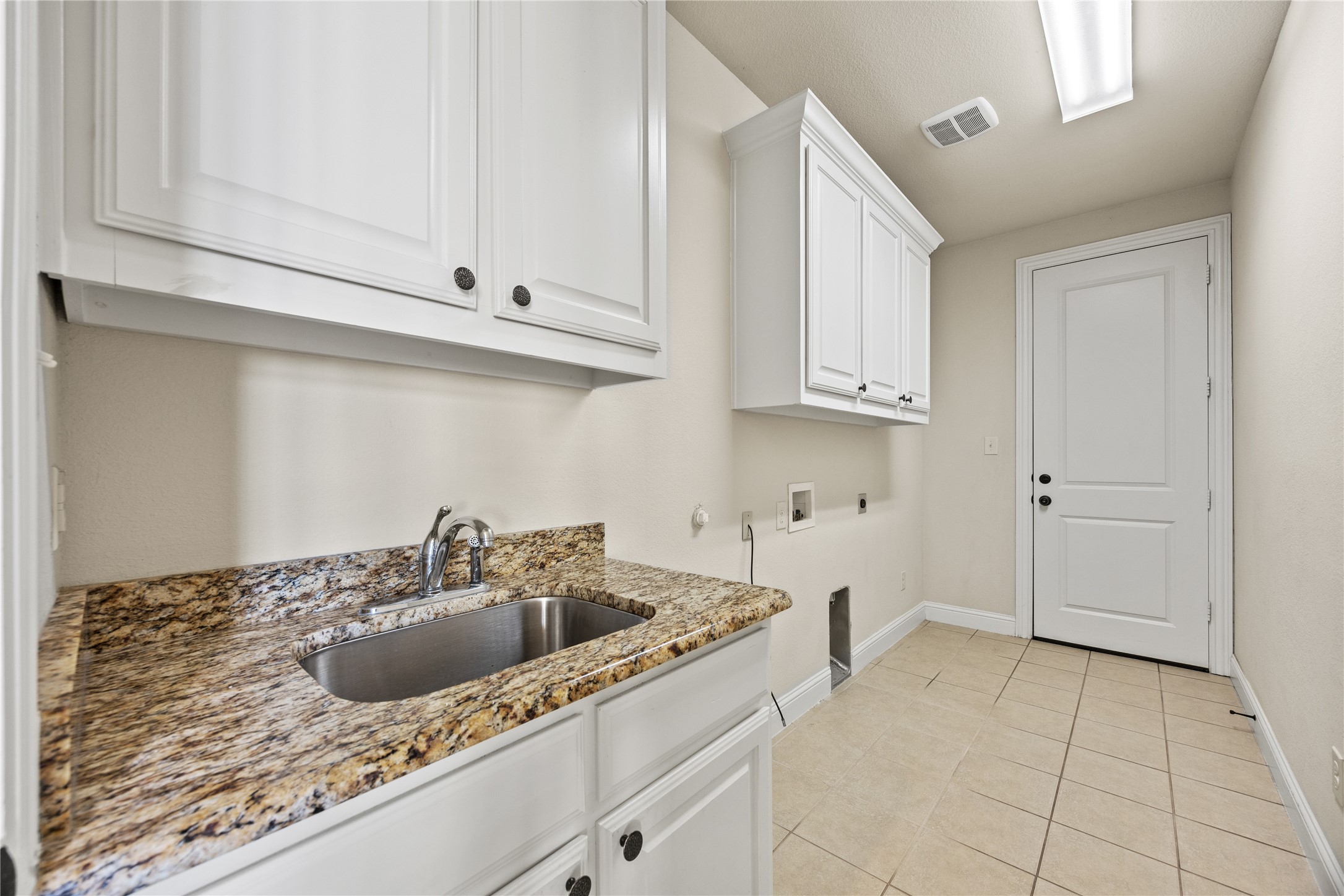 800 Yasmin Court