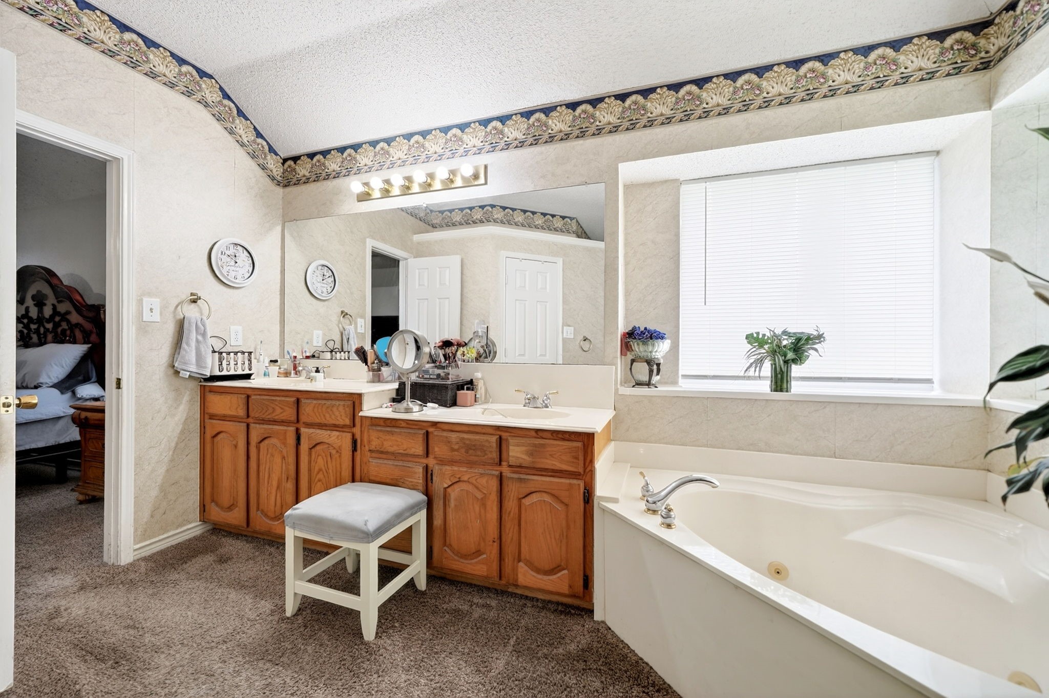 4210 Pointe Loma Drive