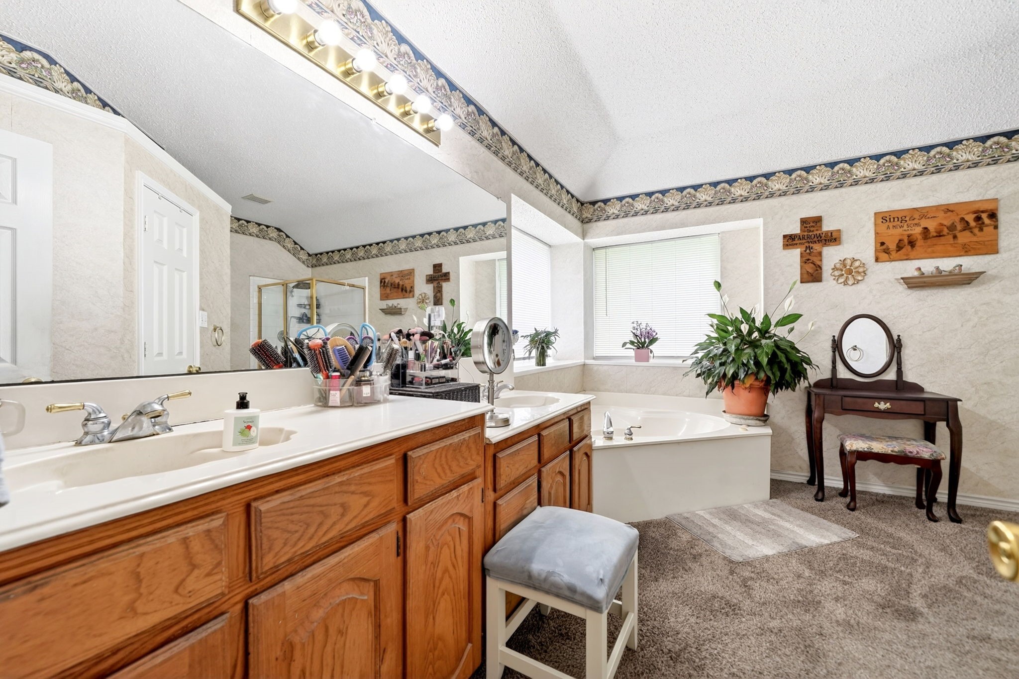 4210 Pointe Loma Drive