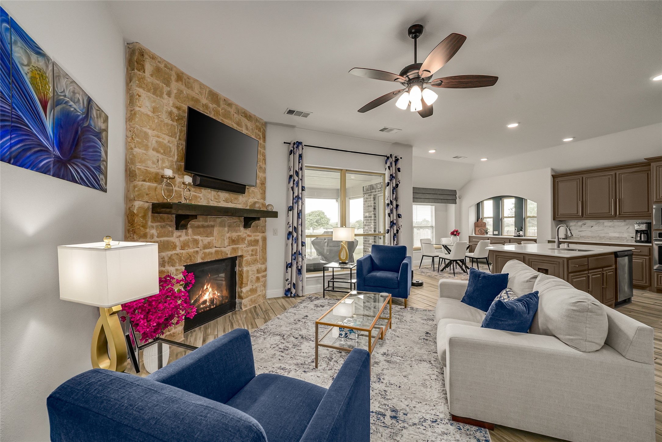 2329 Llano