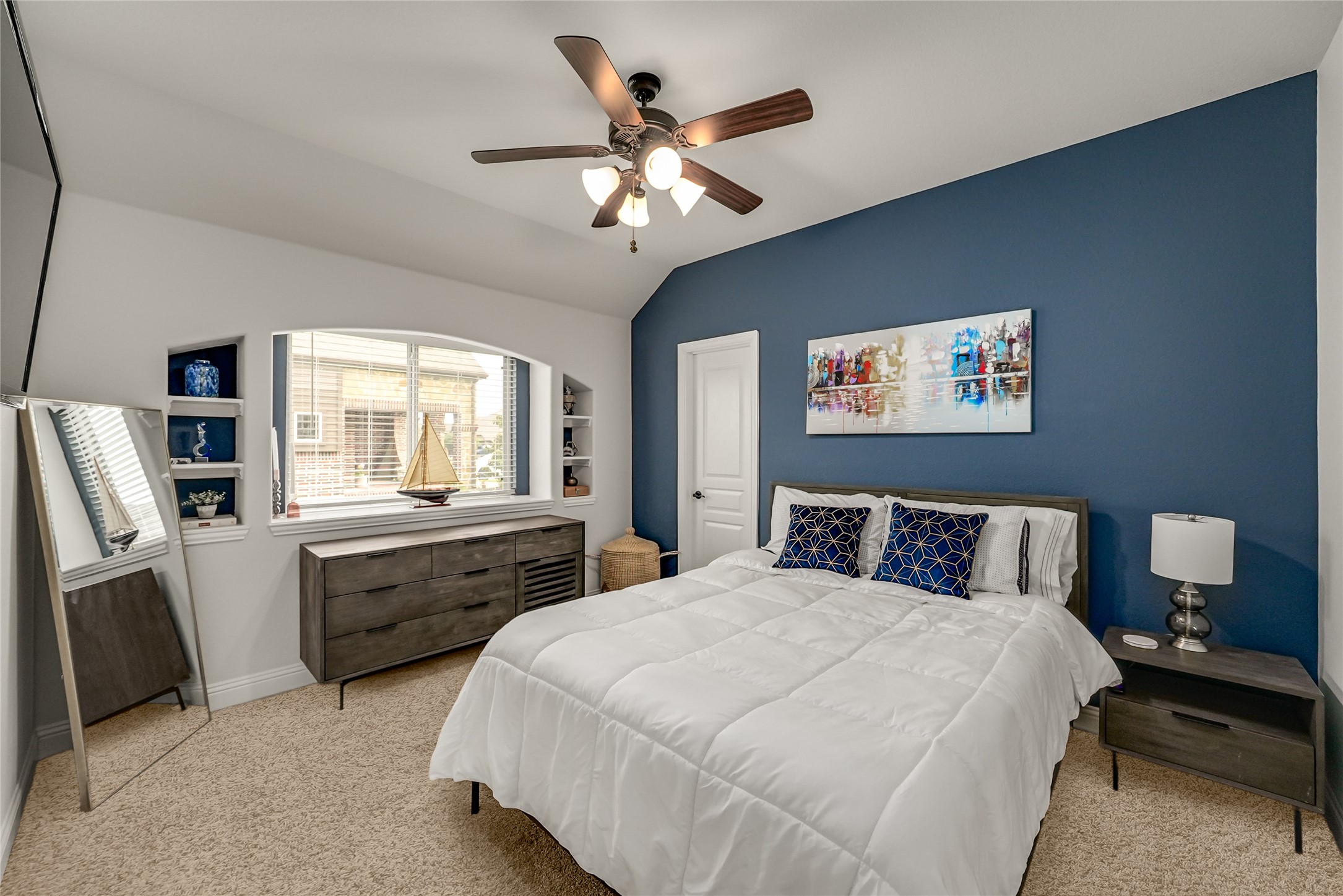2329 Llano