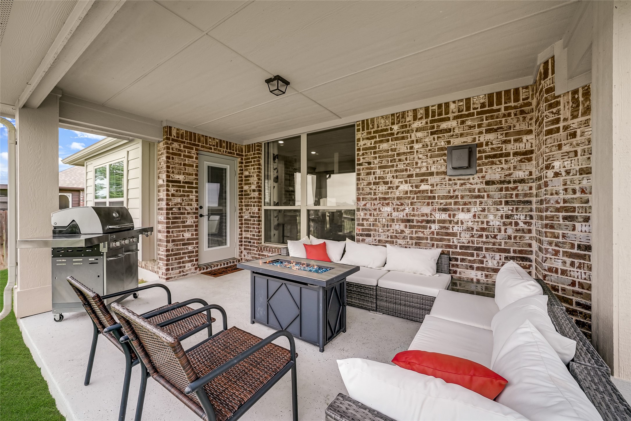 2329 Llano