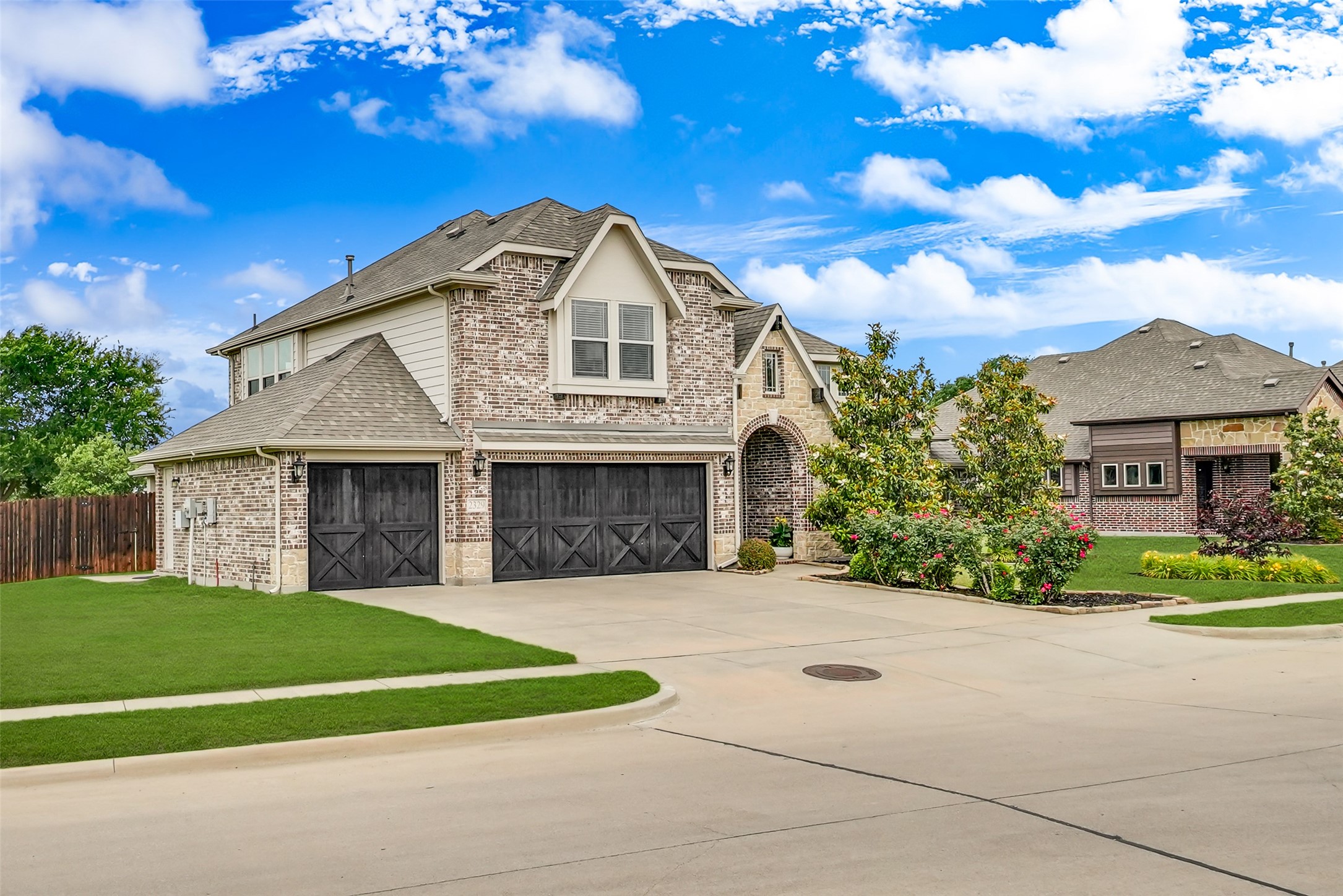 2329 Llano