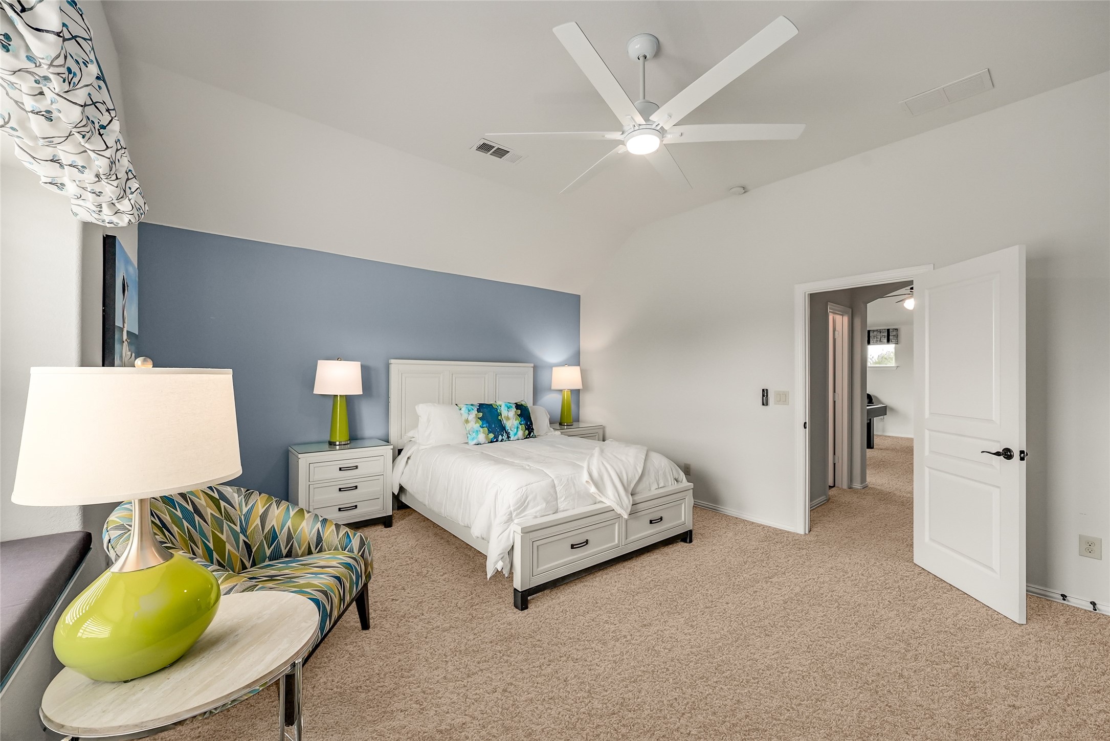 2329 Llano