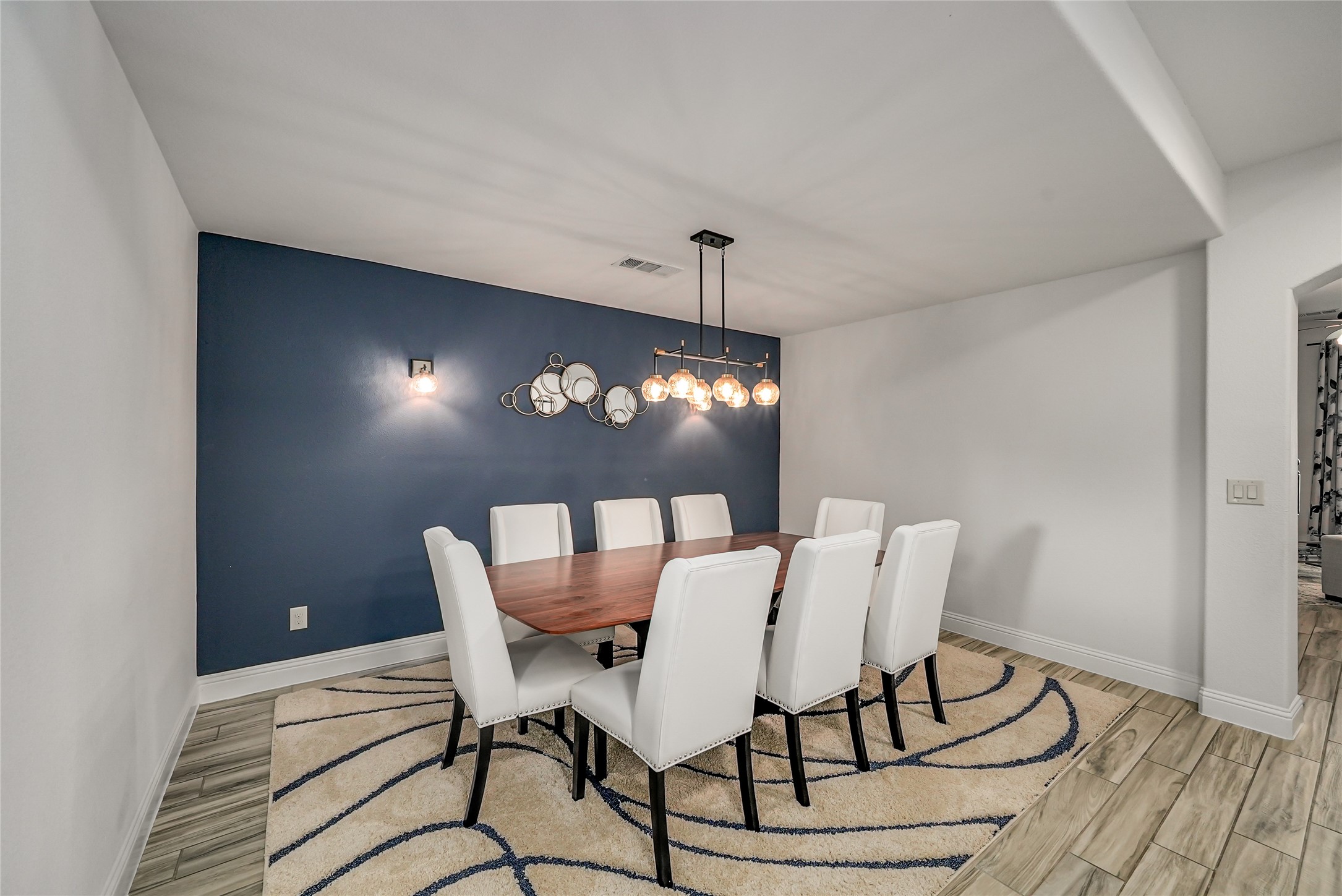2329 Llano