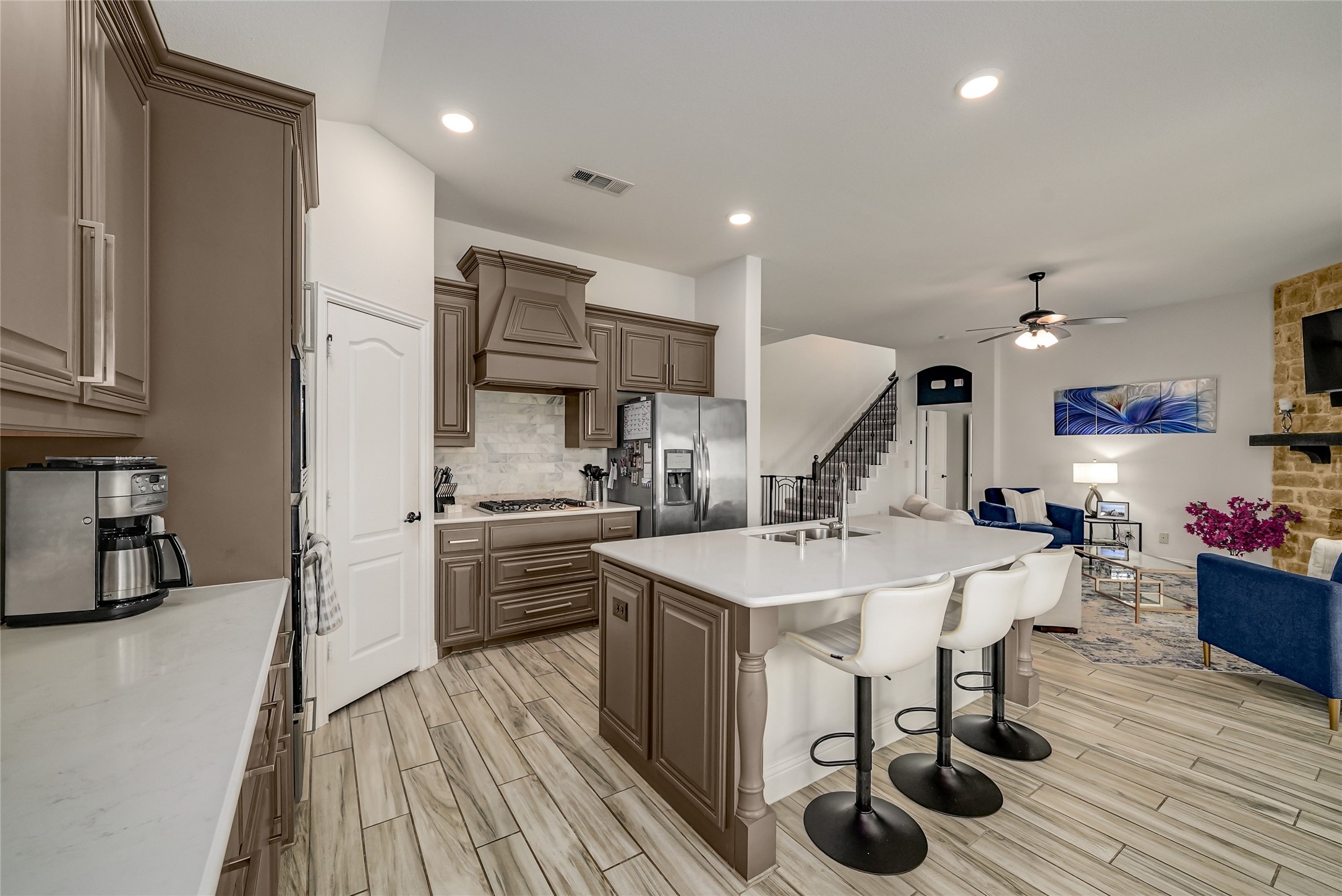 2329 Llano