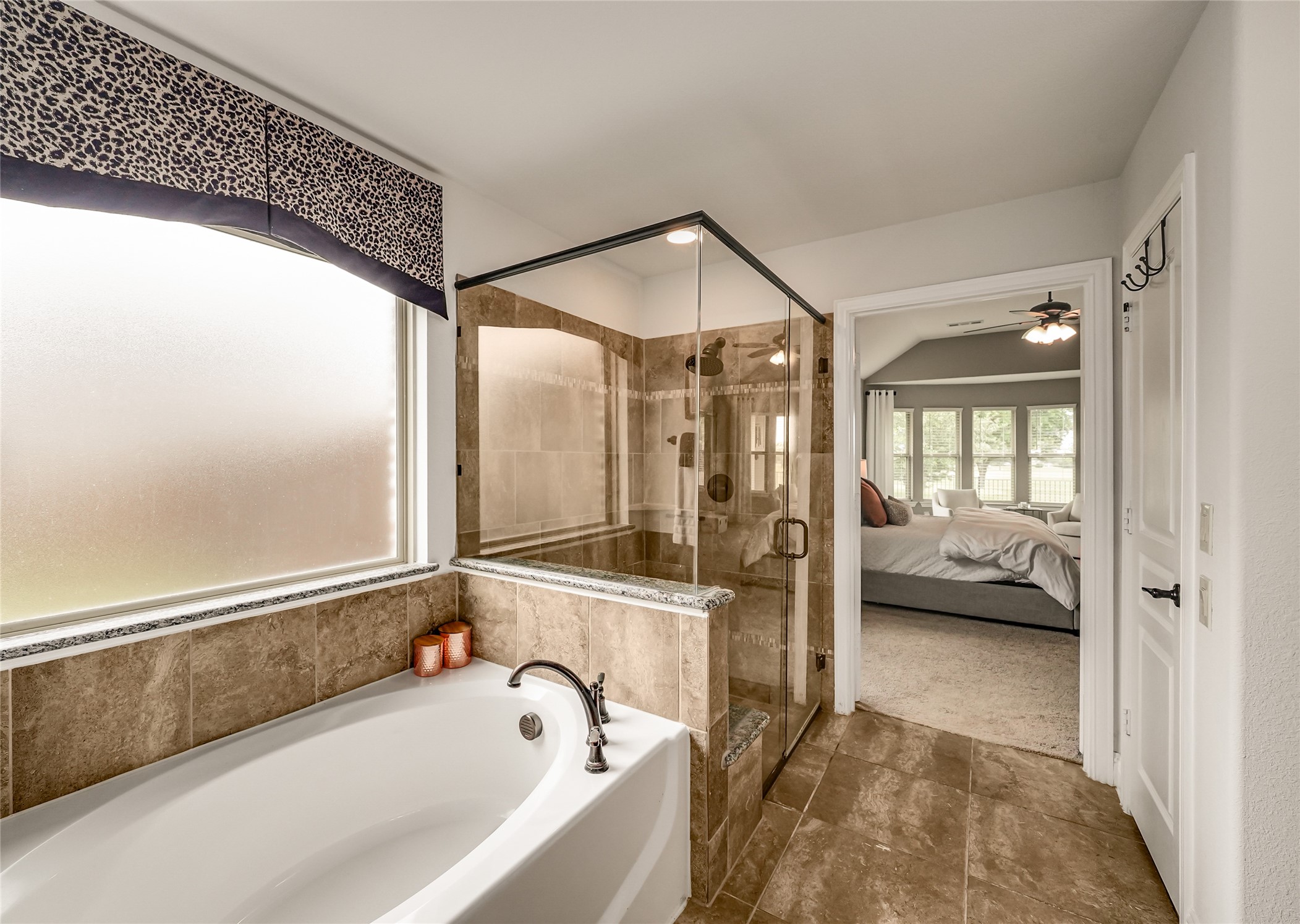 2329 Llano