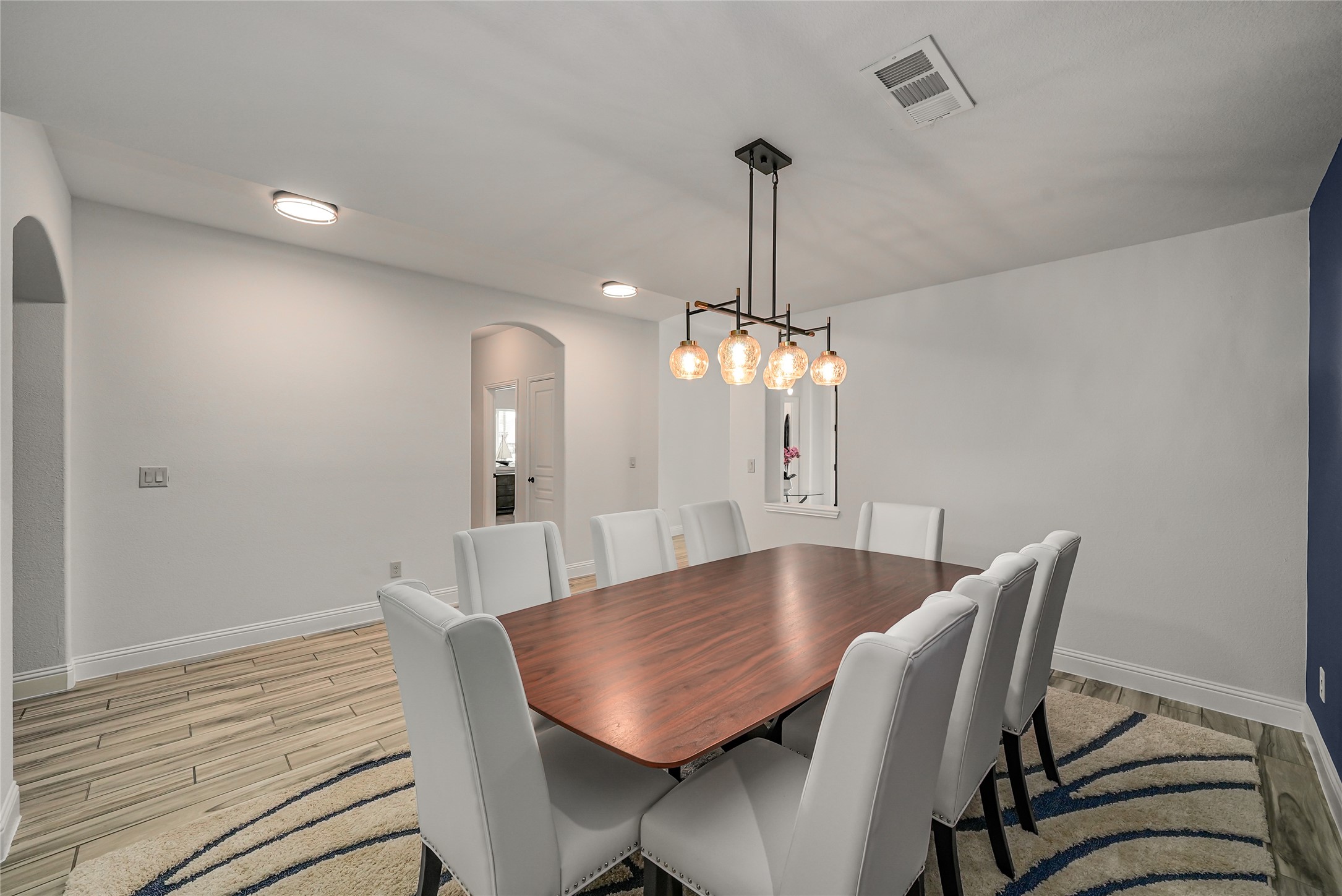 2329 Llano