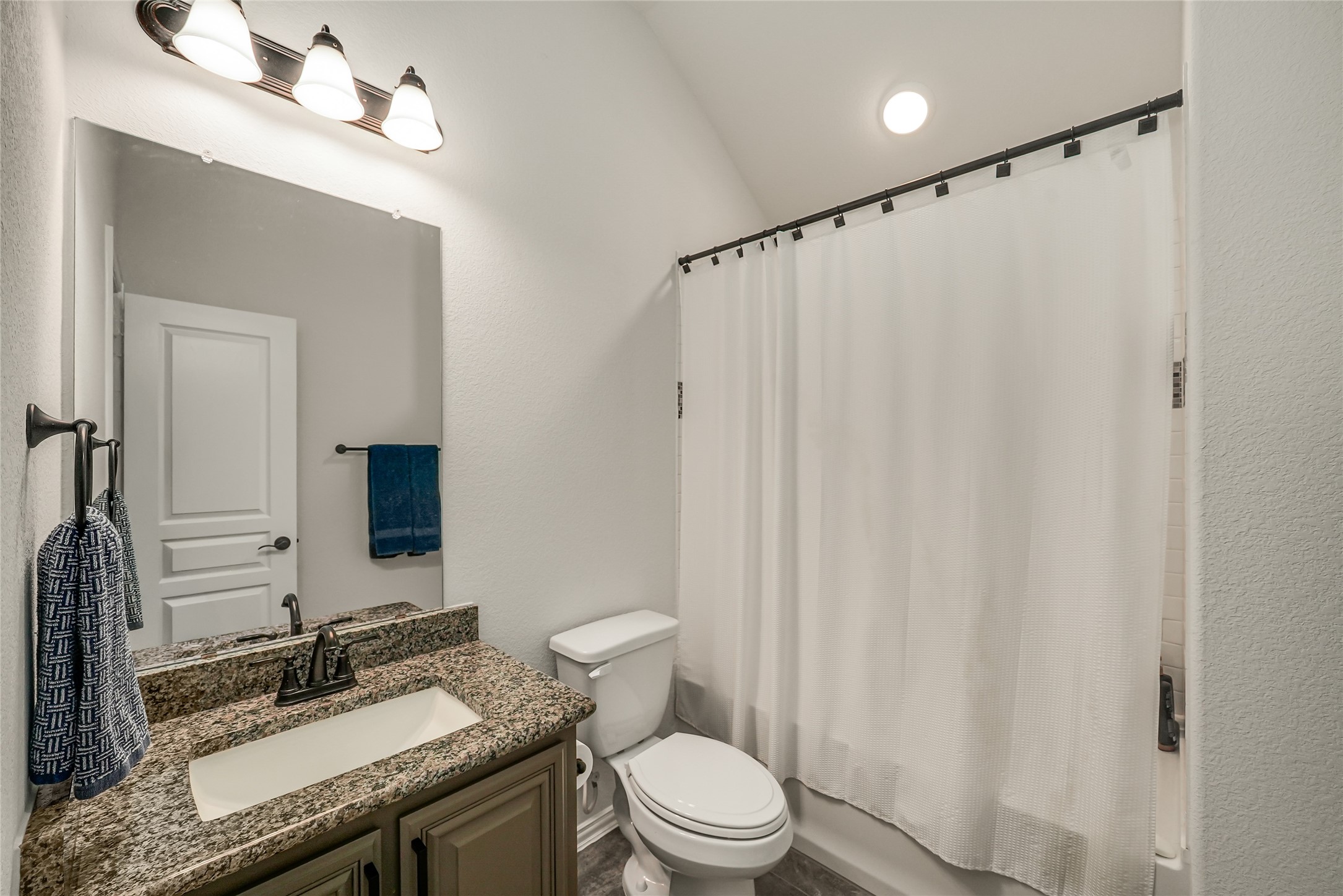 2329 Llano