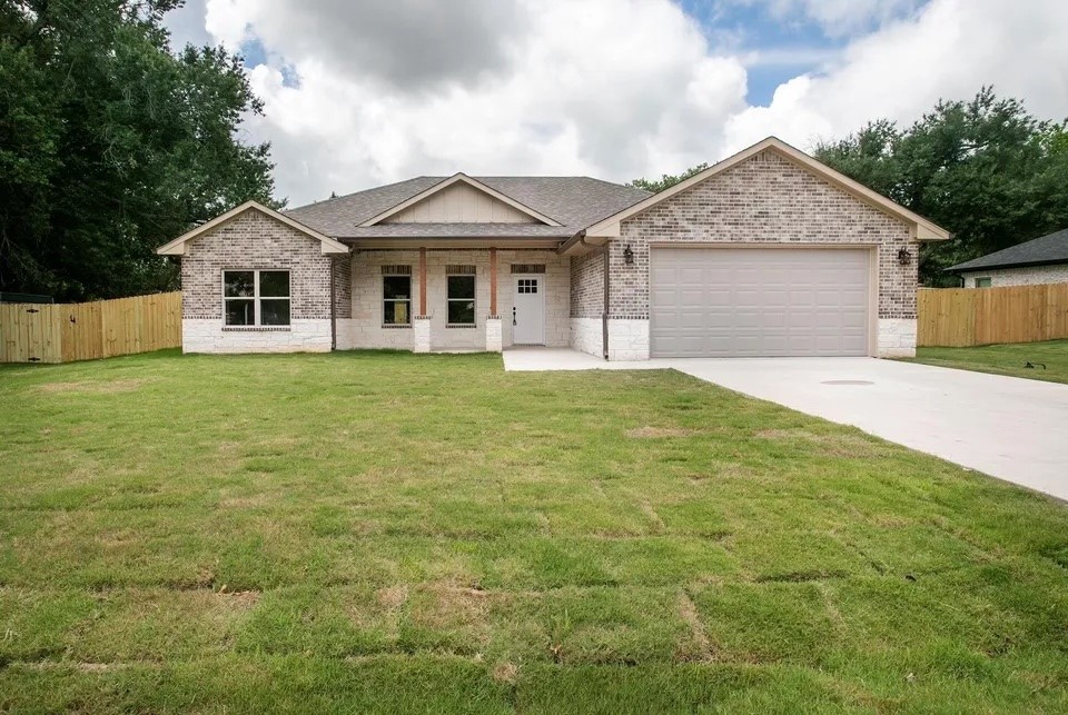 412 Stadium Lane