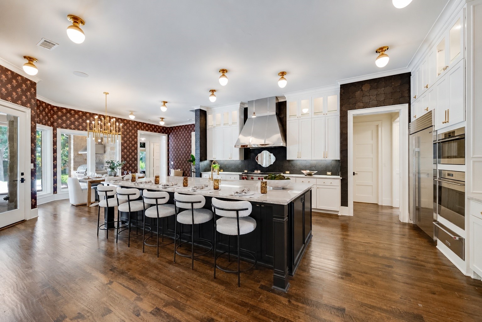 6404 Drawbridge Lane