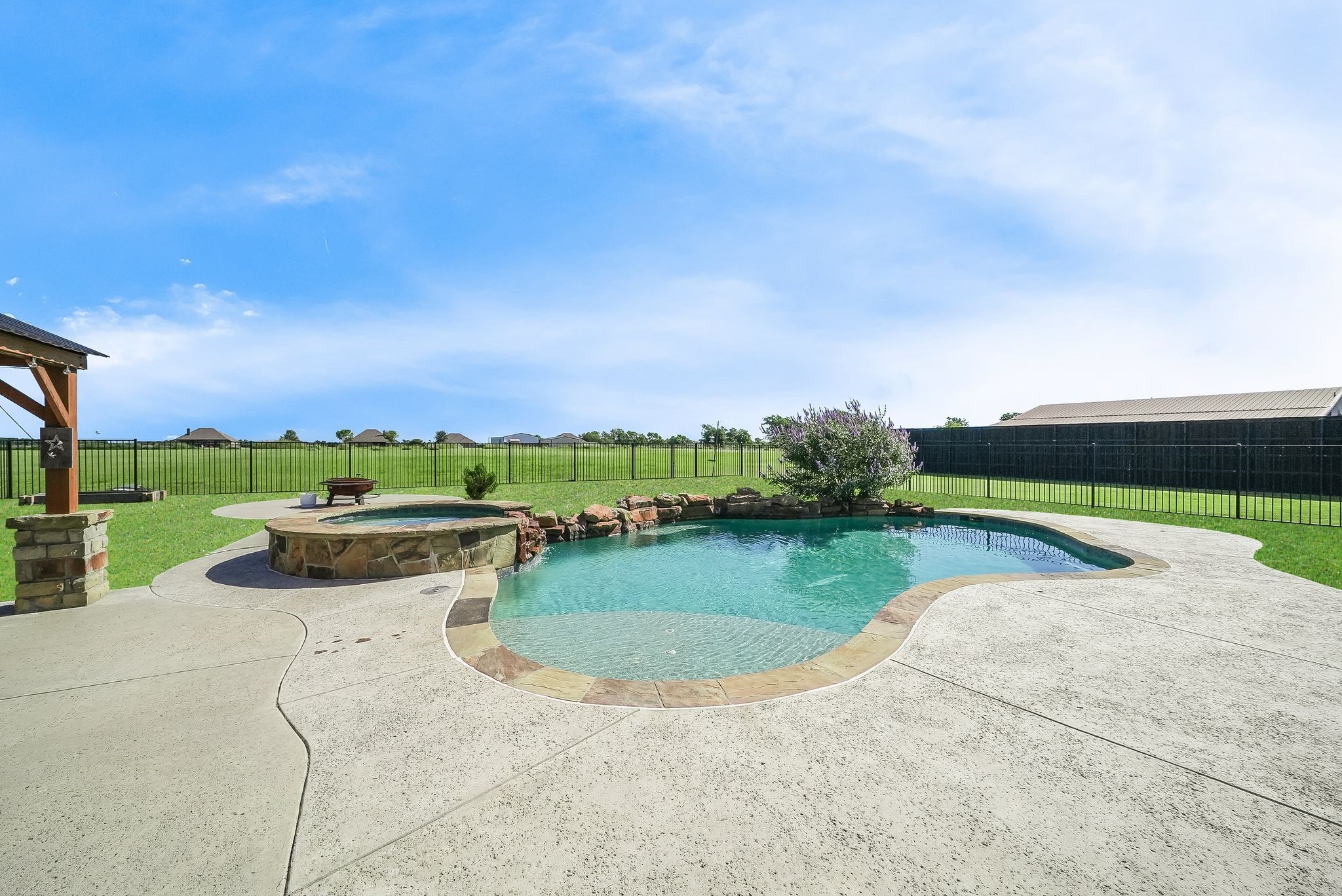 2423 County Road 2710
