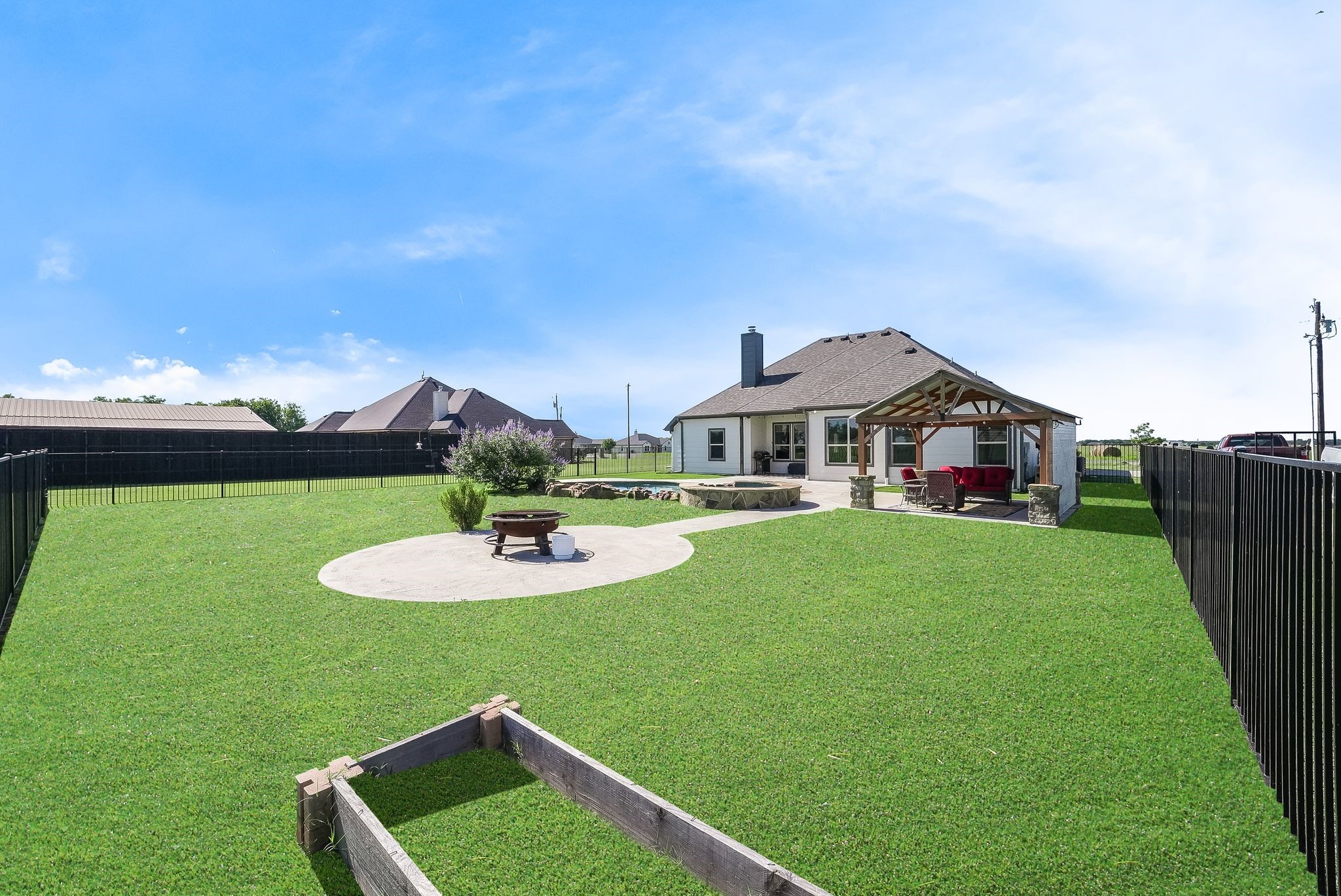 2423 County Road 2710