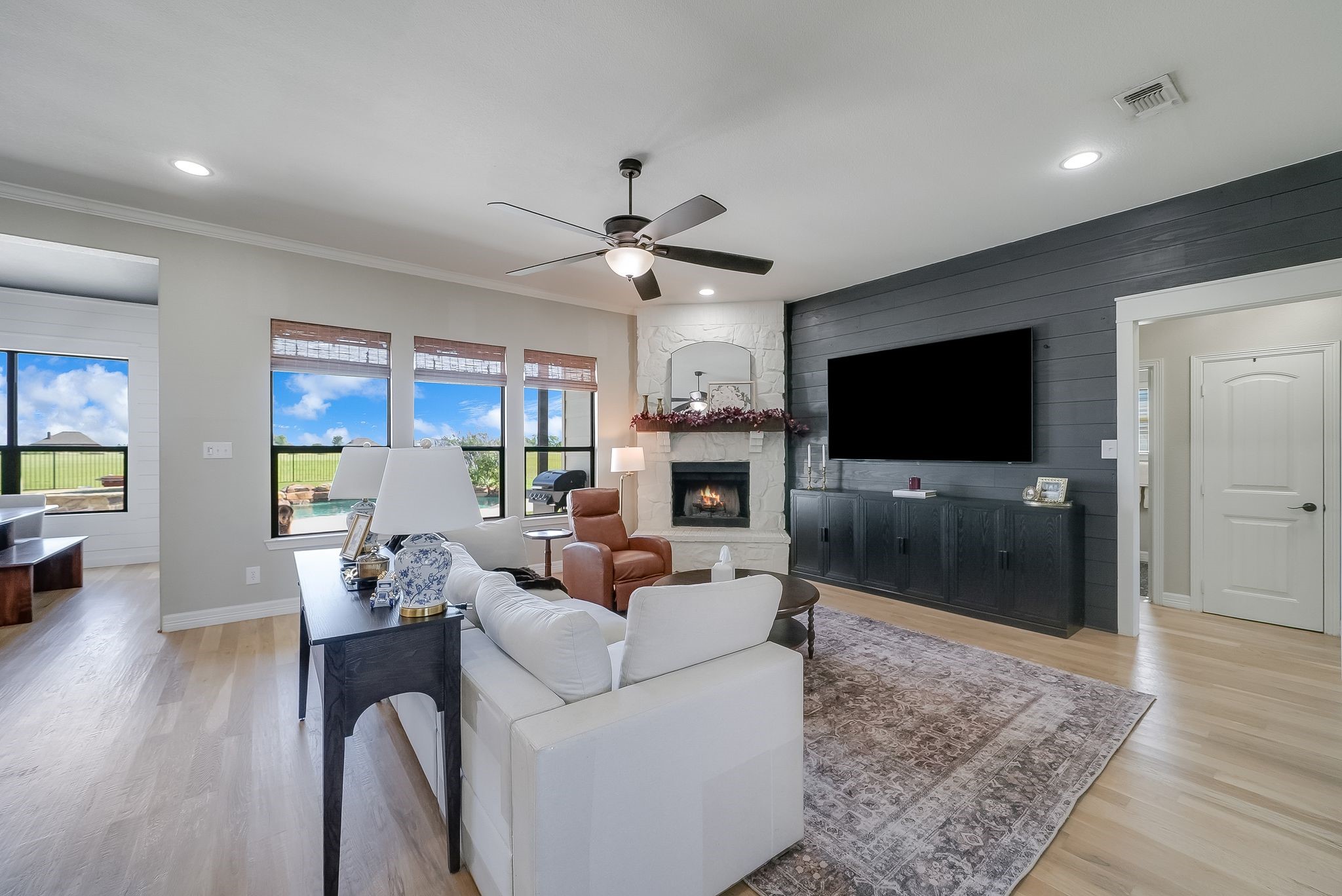 2423 County Road 2710