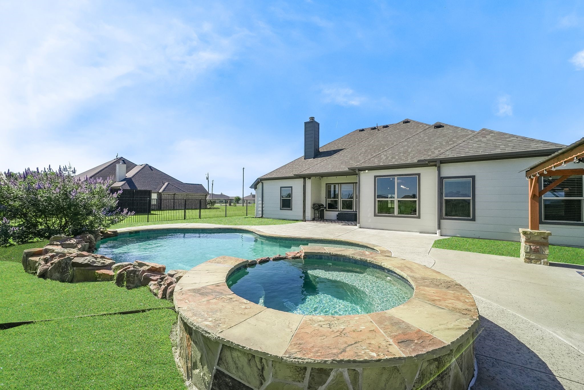 2423 County Road 2710