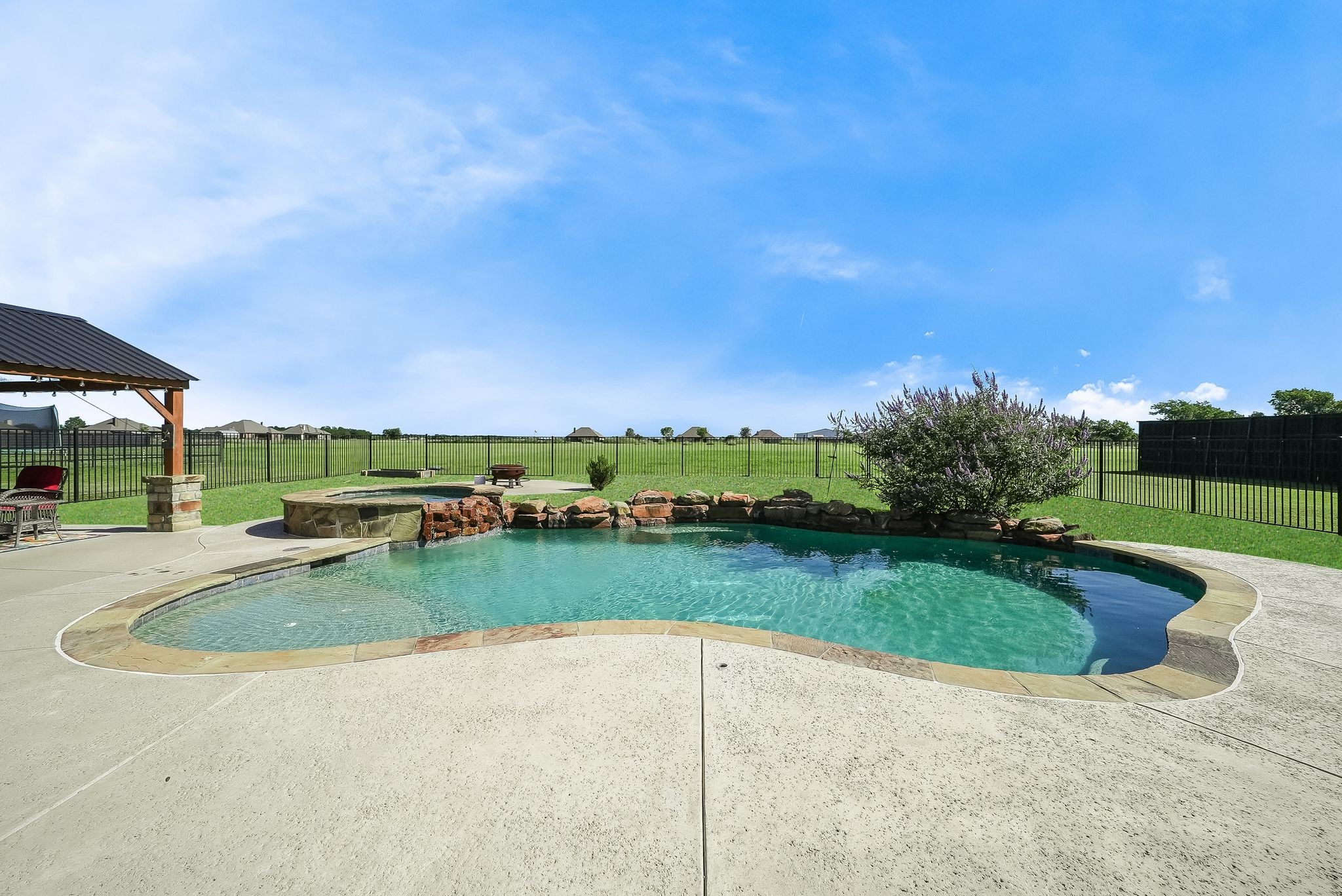 2423 County Road 2710