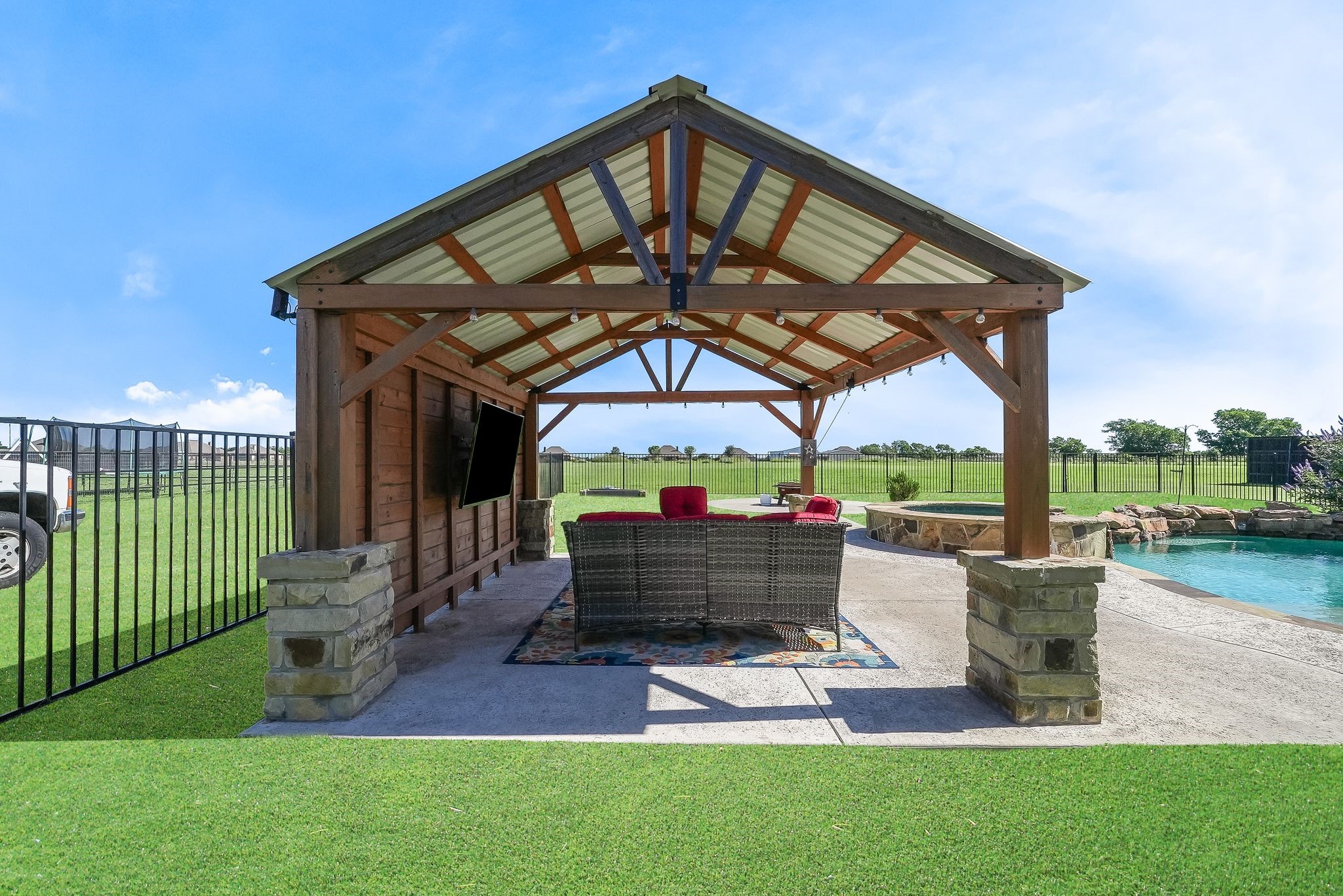 2423 County Road 2710