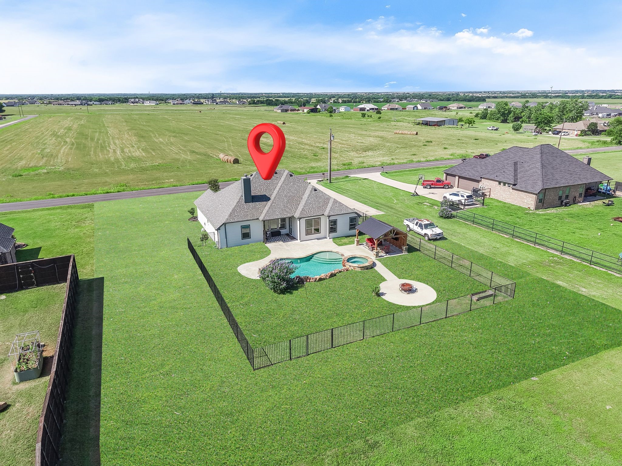 2423 County Road 2710