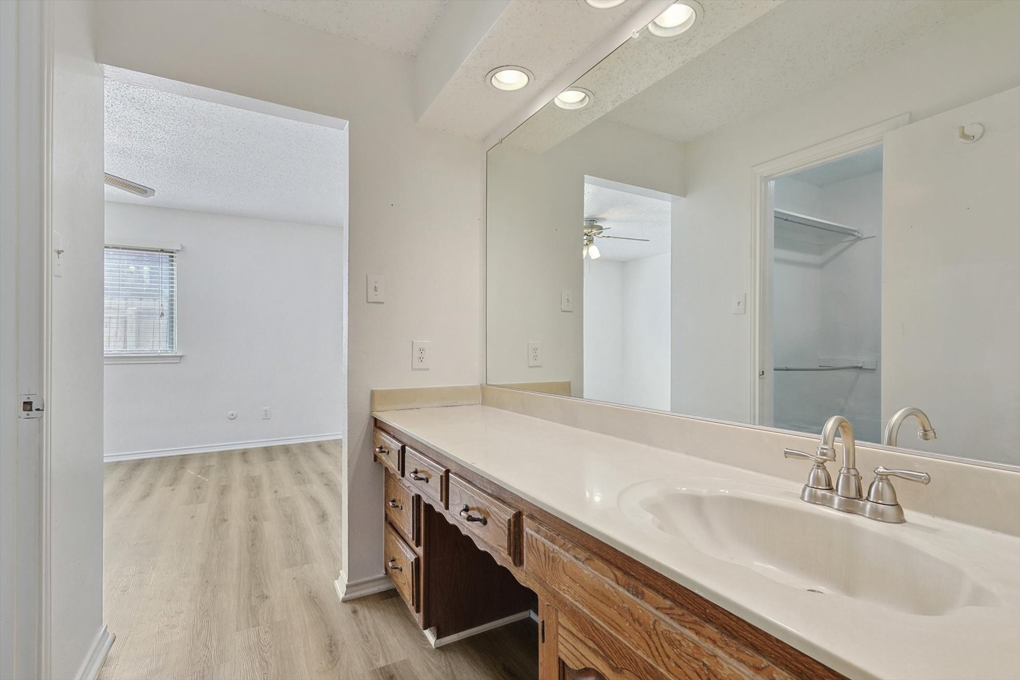 5137 Shoregate Drive