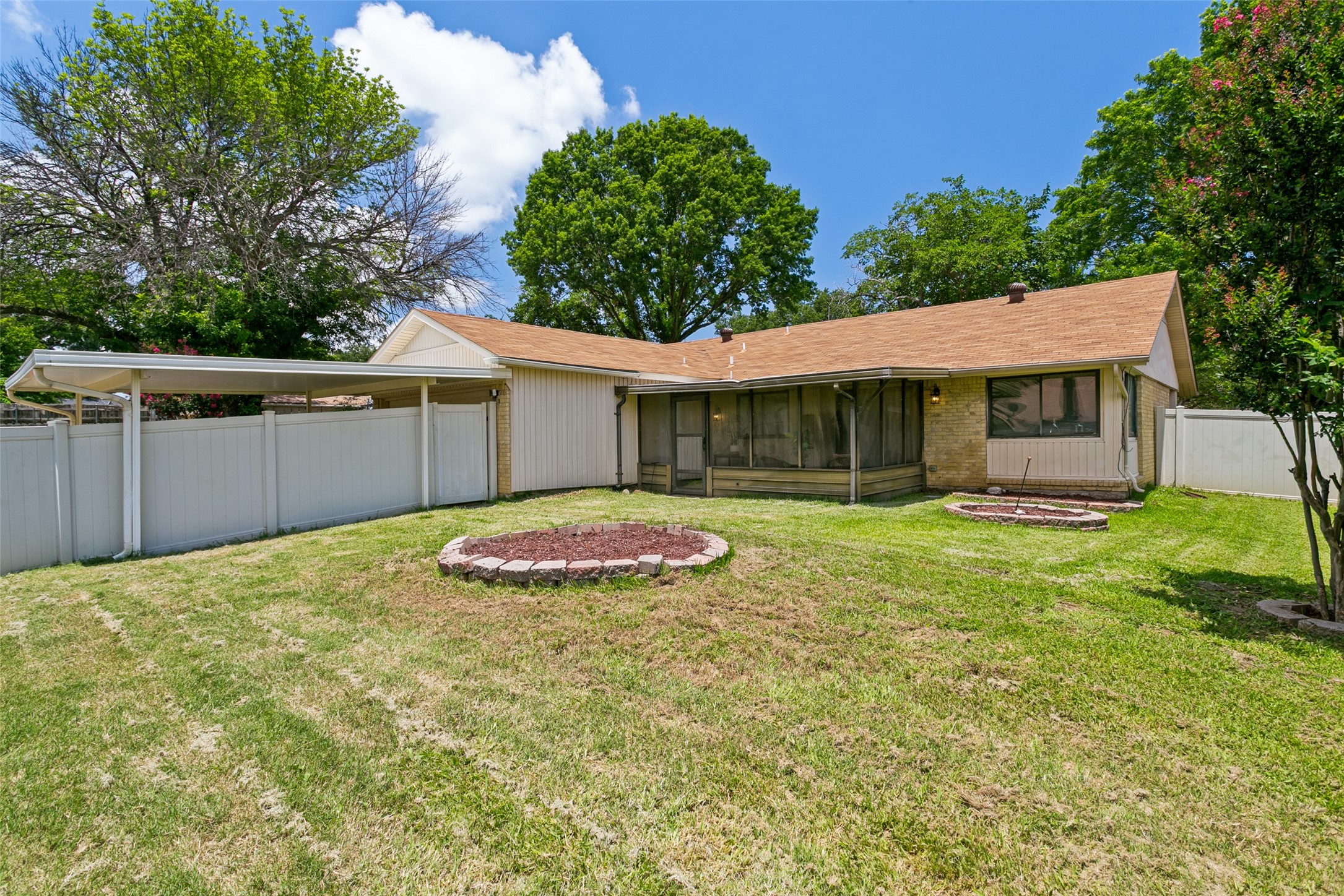 1214 Valencia Lane